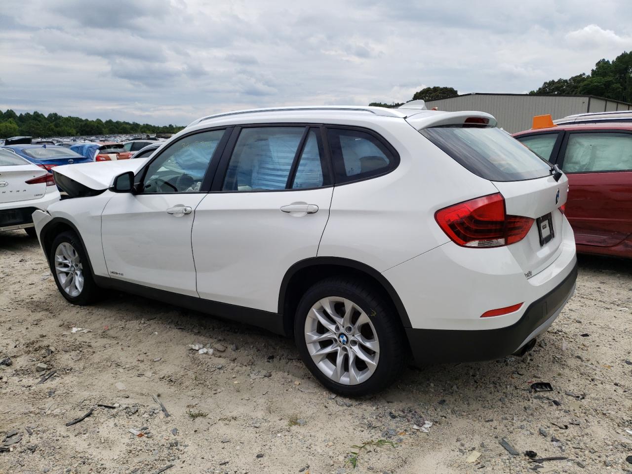 WBAVL1C55FVY25731 2015 BMW X1 - Image 2