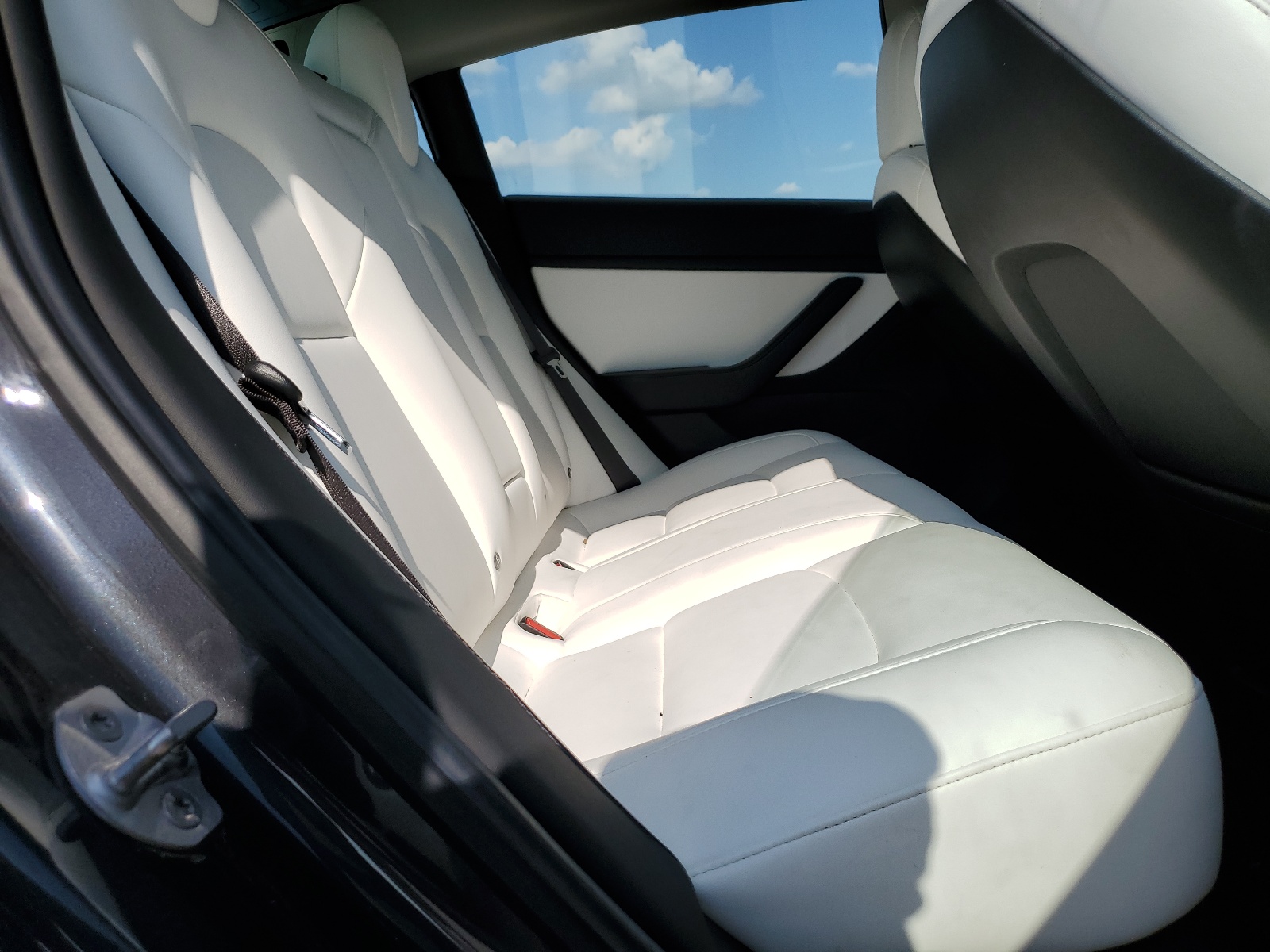 2018 Tesla Model 3 vin: 5YJ3E1EB0JF079168