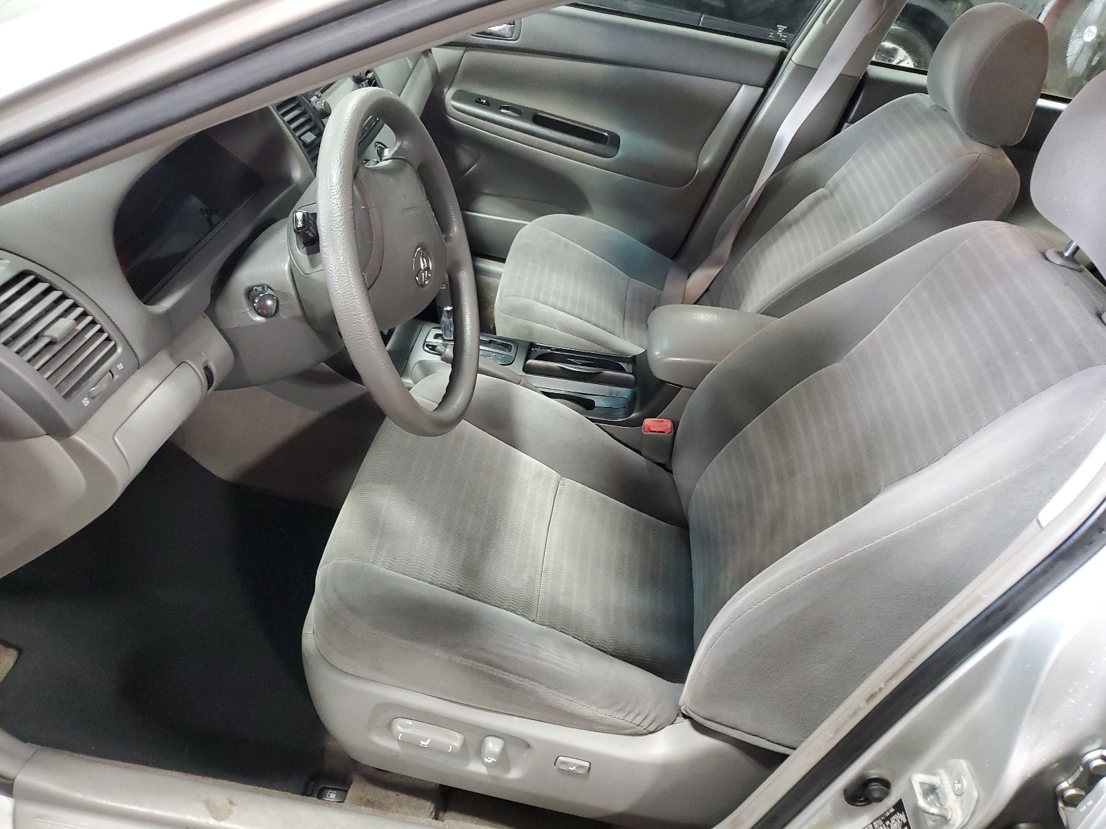 4T1BE32K65U089840 2005 Toyota Camry Le