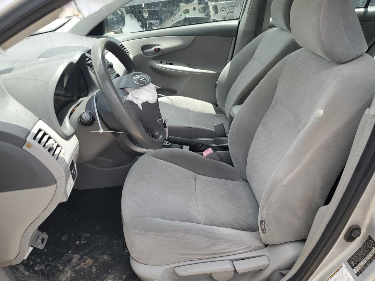 2009 Toyota Corolla Base VIN: JTDBL40EX99052411 Lot: 56943824