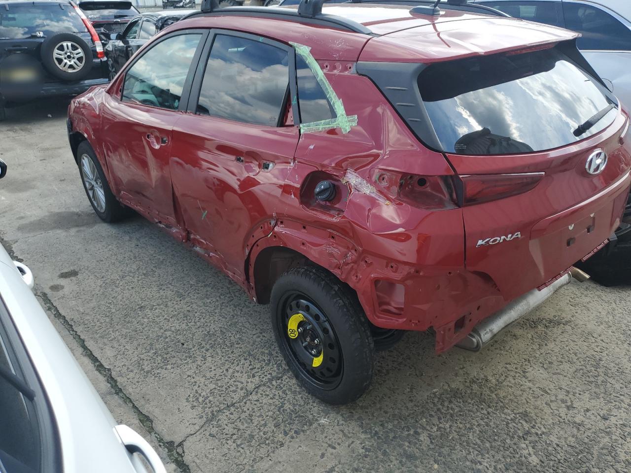 KM8K2CAA4LU541203 Hyundai Kona SEL 2