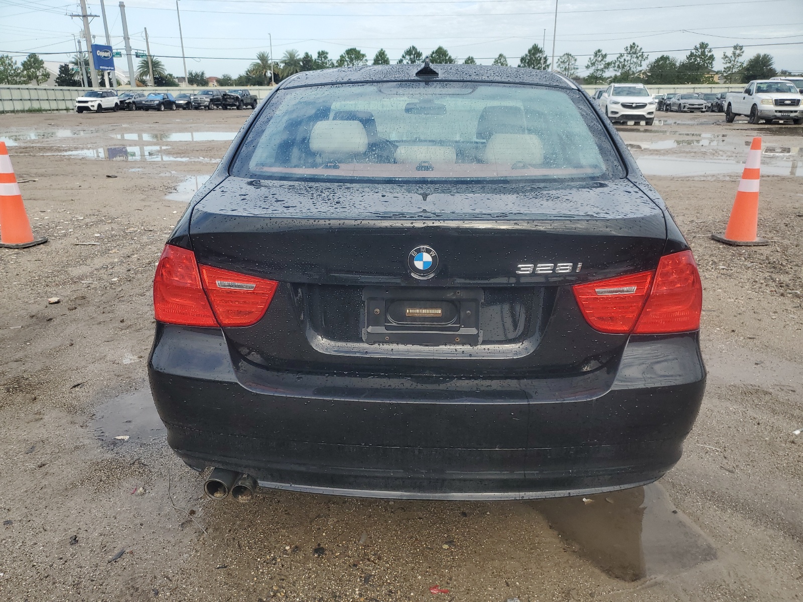 WBAPH77509NL85395 2009 BMW 328 I