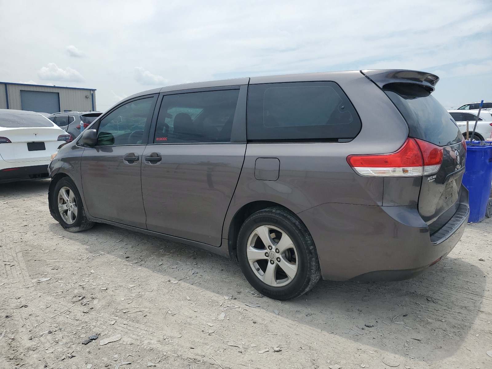 2014 Toyota Sienna vin: 5TDZK3DC7ES519848