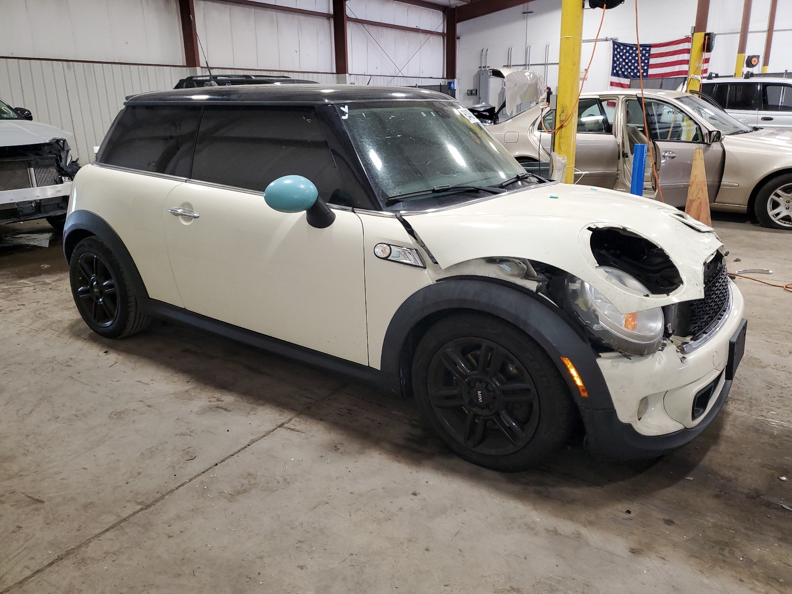 2013 Mini Cooper S vin: WMWSV3C56DT477486