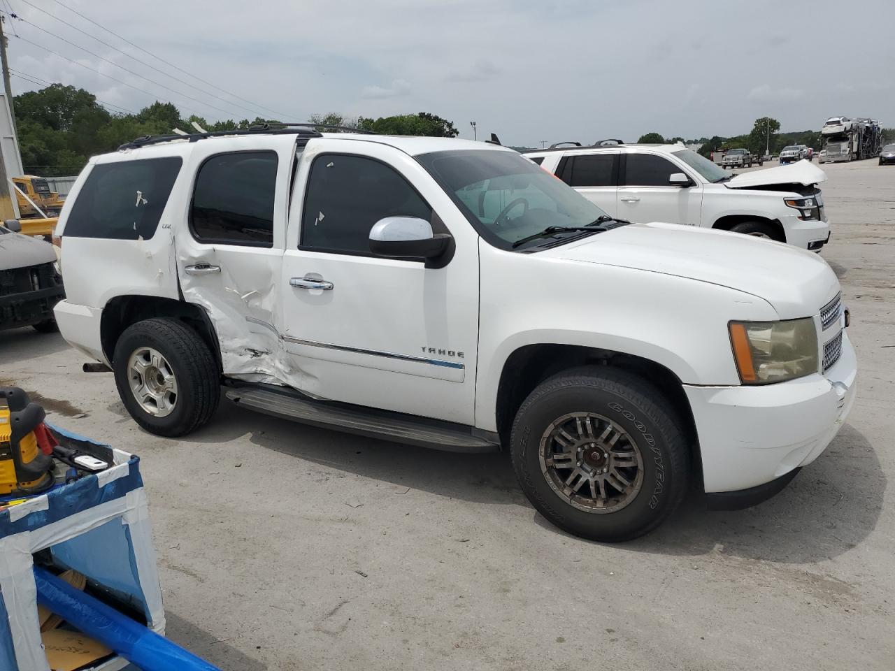 2010 Chevrolet Tahoe - Image 4