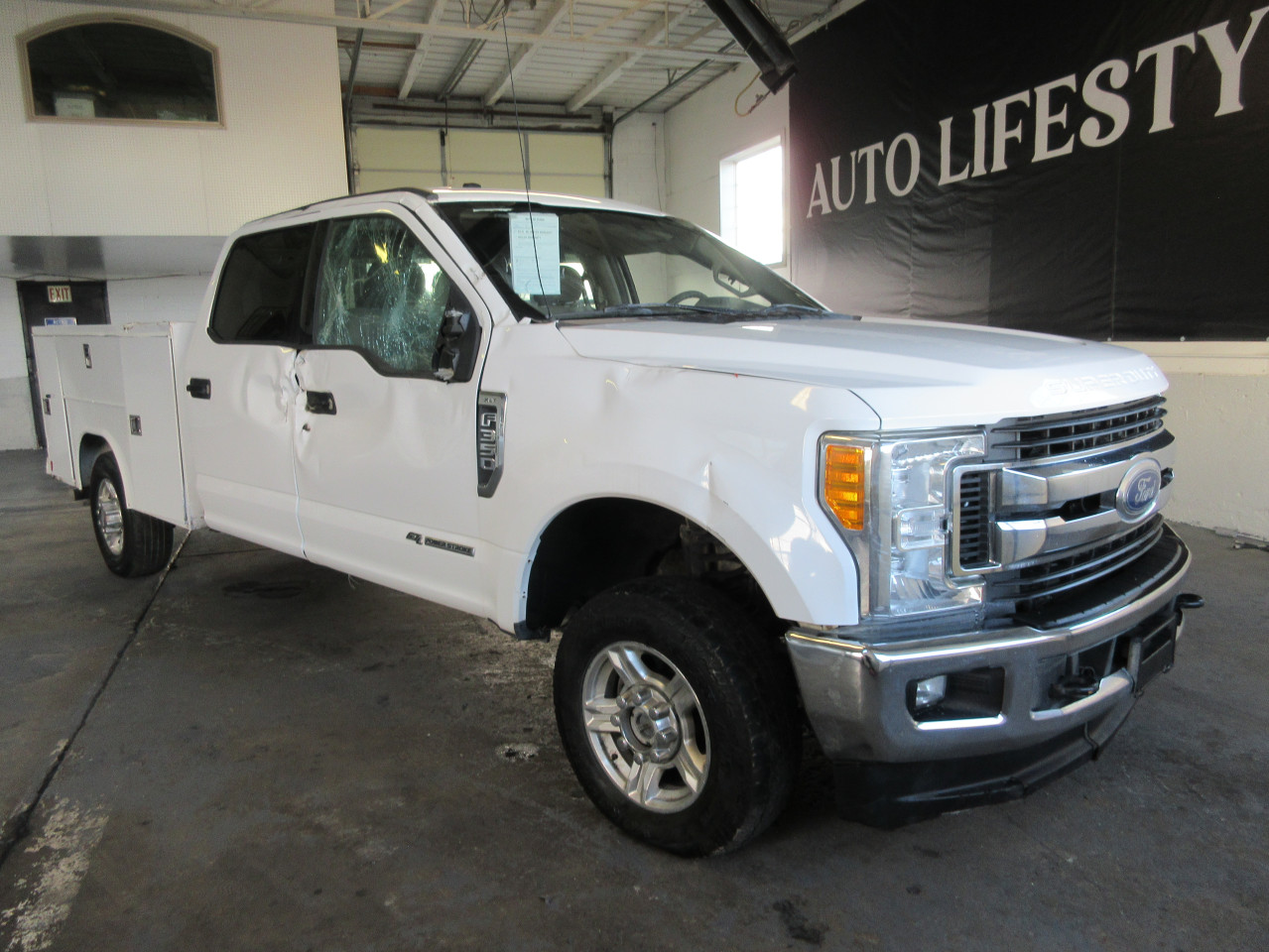 2017 Ford F350 Super Duty vin: 1FT8W3BT5HED00884