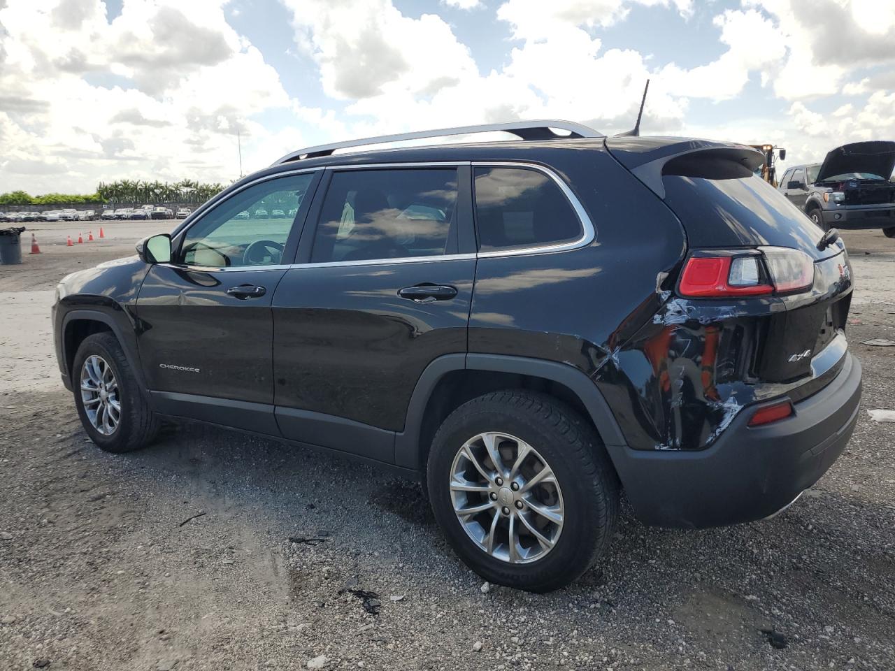 2019 Jeep Grand Cherokee - Image 2