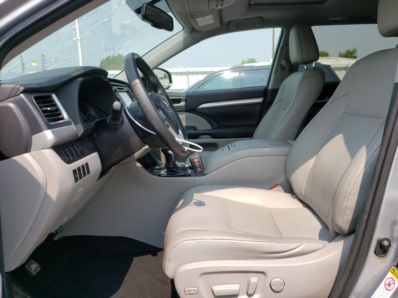 2016 Toyota Highlander Xle VIN: 5TDKKRFH3GS179596 Lot: 64046574