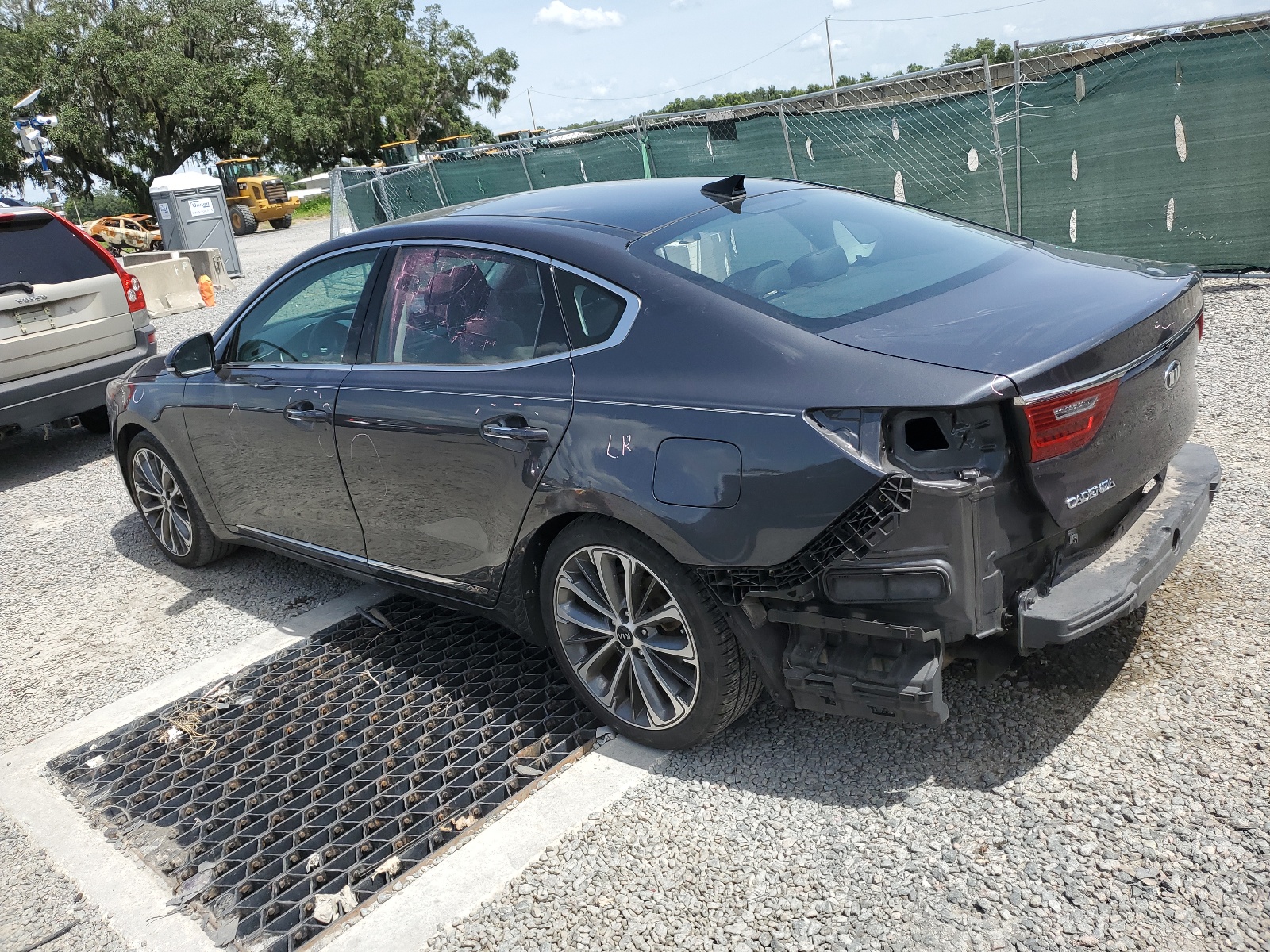 KNALC4J11H5088233 2017 Kia Cadenza Premium