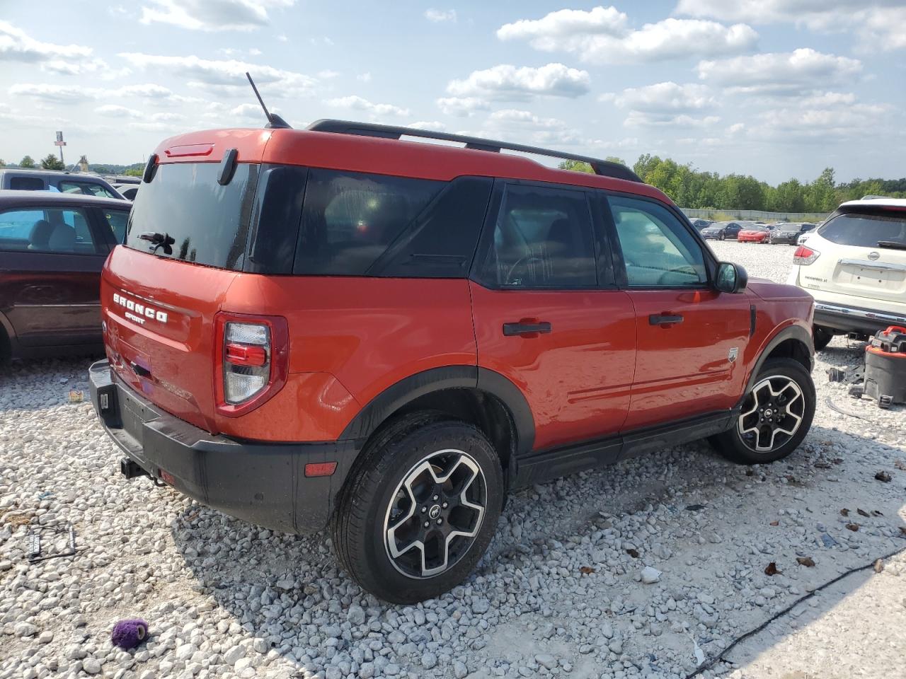 2022 Ford Bronco - Image 3