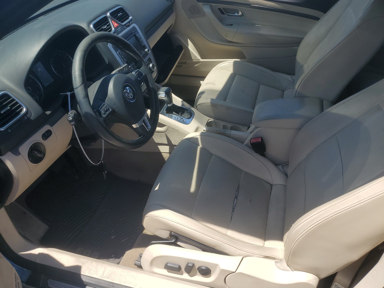 WVWBA7AH2AV014392 2010 Volkswagen Eos Turbo