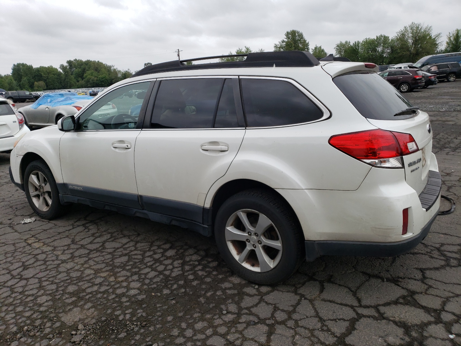 2014 Subaru Outback 2.5I Limited vin: 4S4BRBLC4E3312632