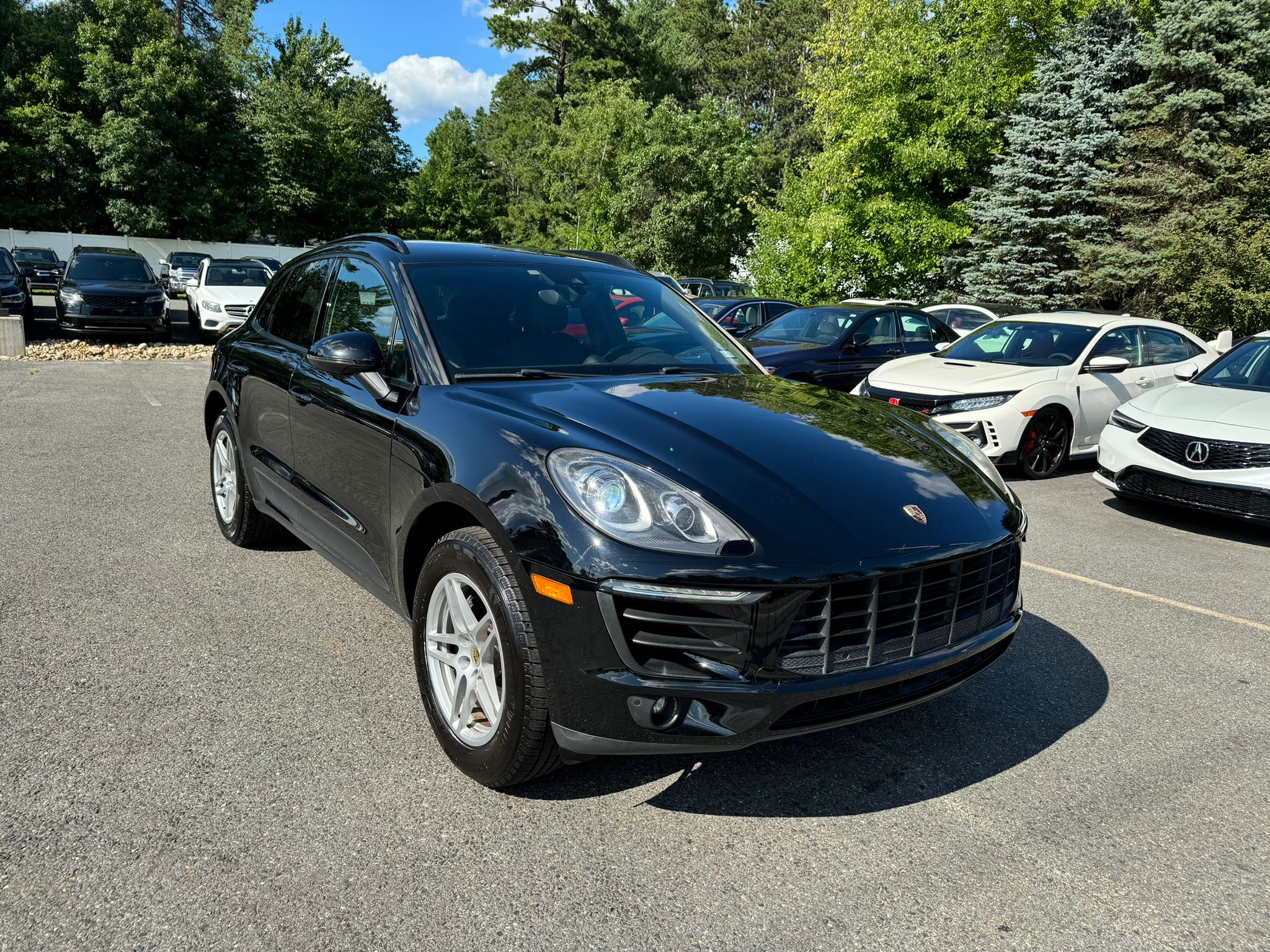 2018 Porsche Macan vin: WP1AA2A55JLB14971