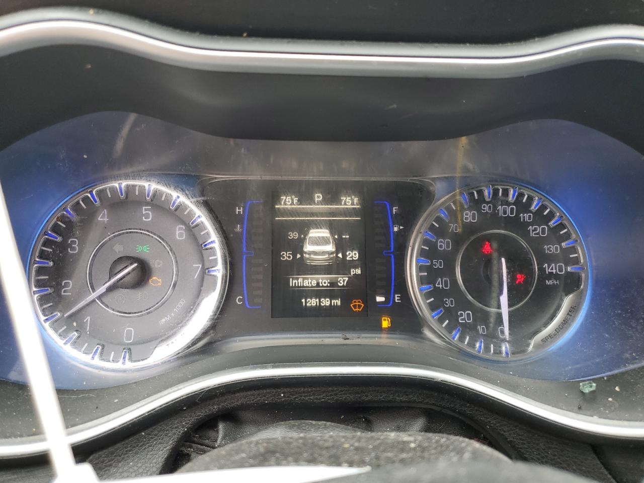 2015 Chrysler 200 Limited VIN: 1C3CCCAB1FN640255 Lot: 63626674