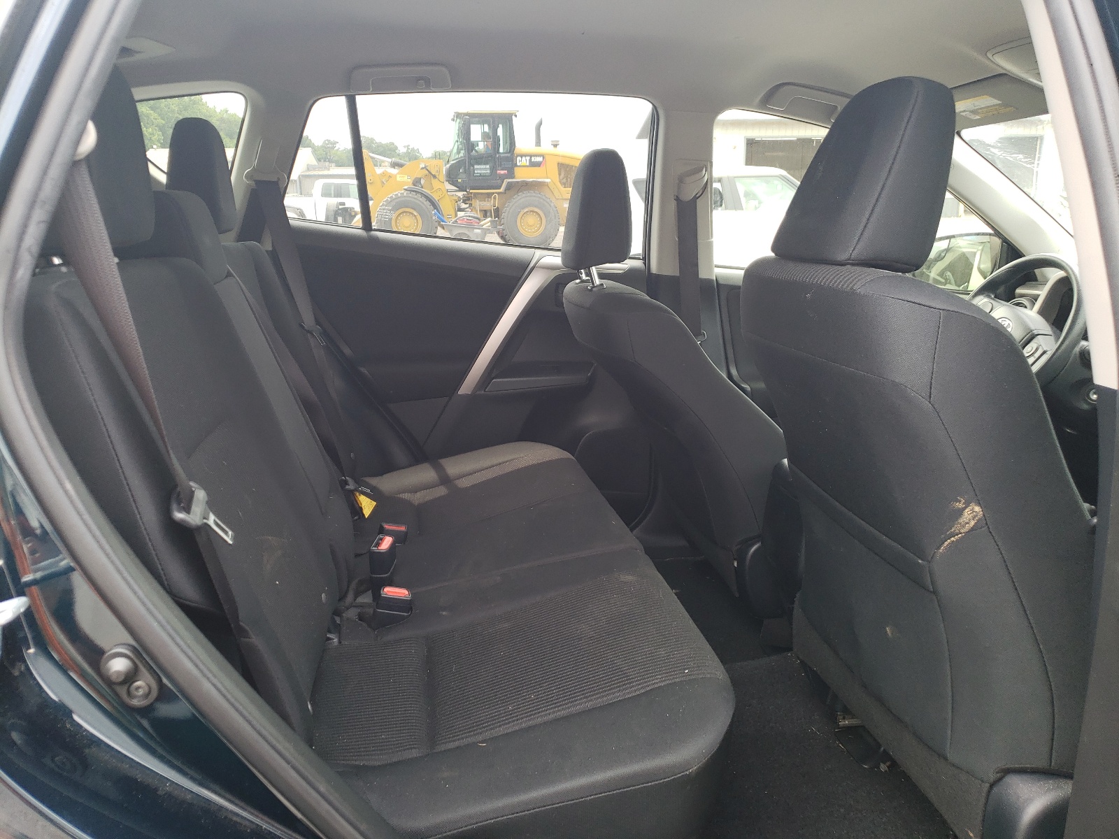 JTMBFREVXJJ180048 2018 Toyota Rav4 Le