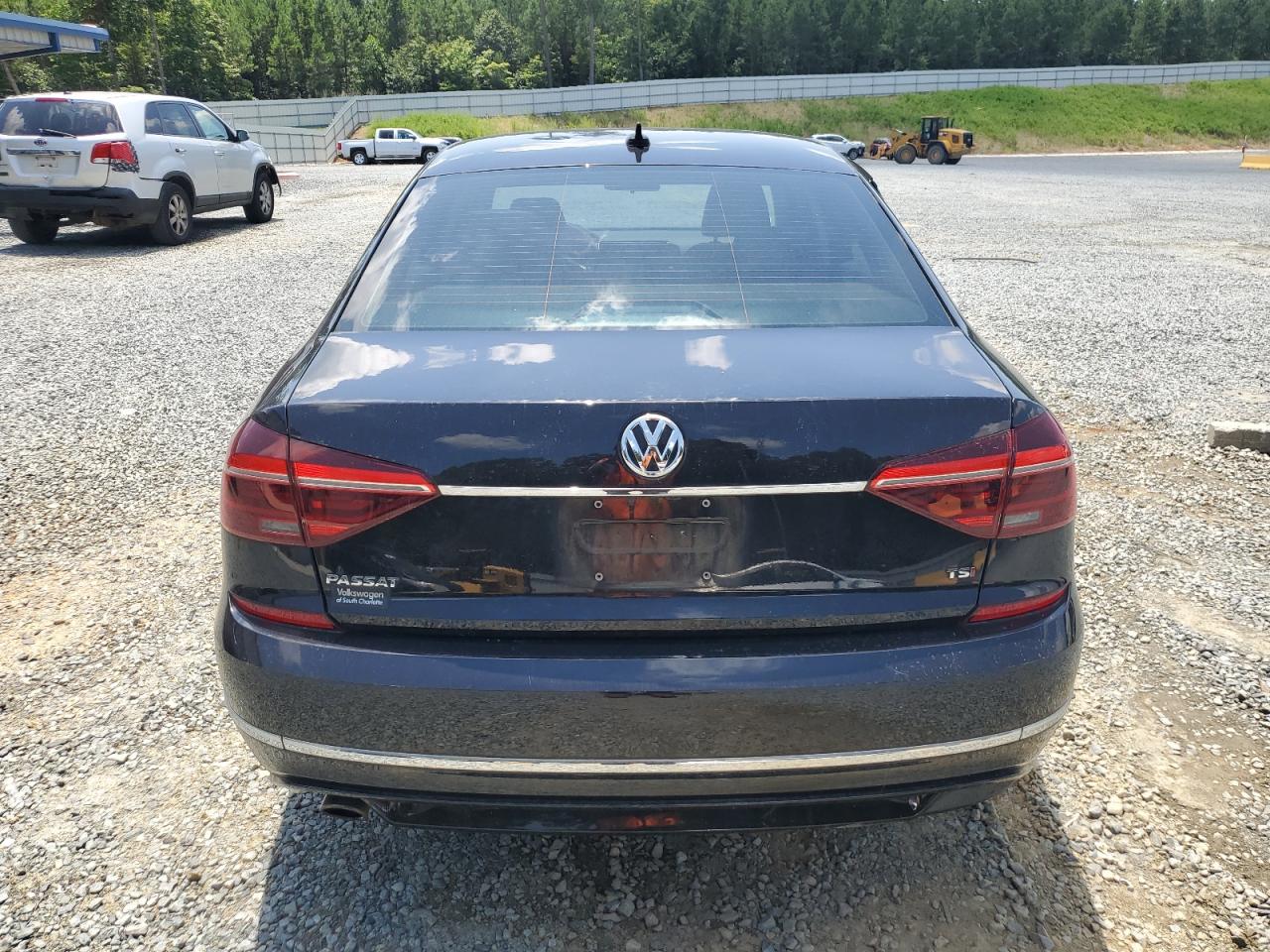2017 Volkswagen Passat - Image 6