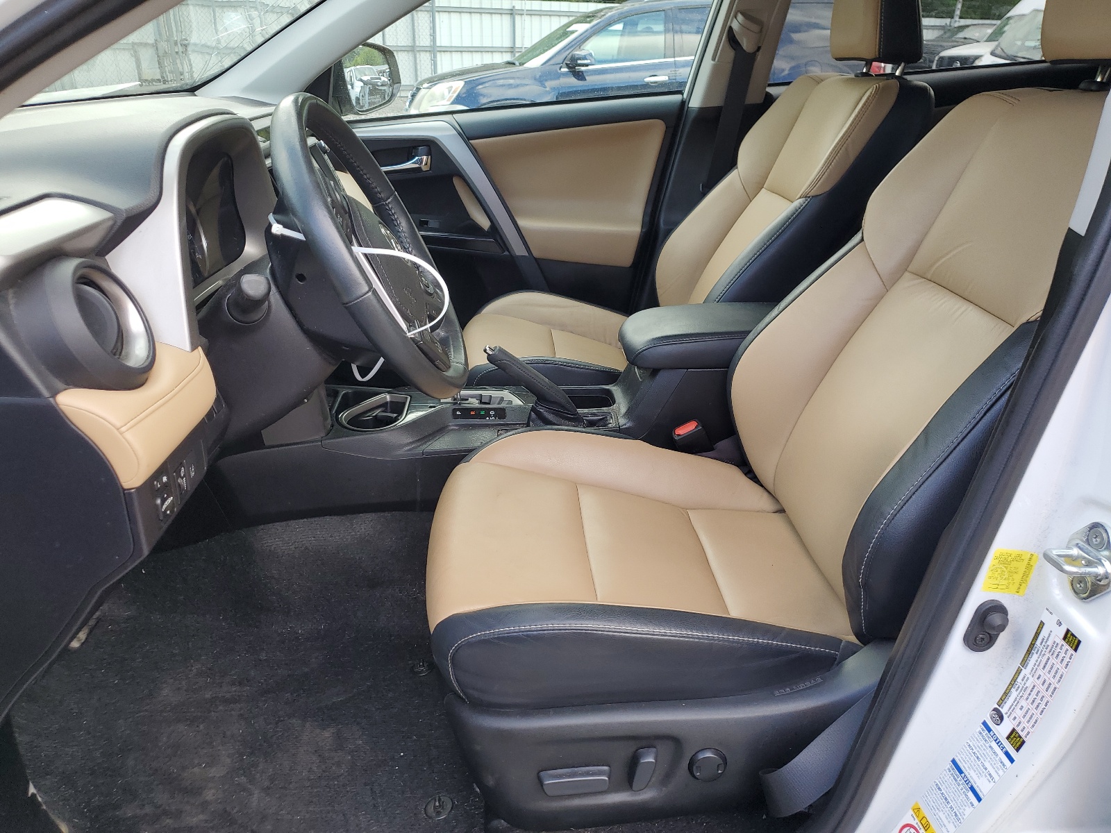 2T3DFREV0JW852306 2018 Toyota Rav4 Limited