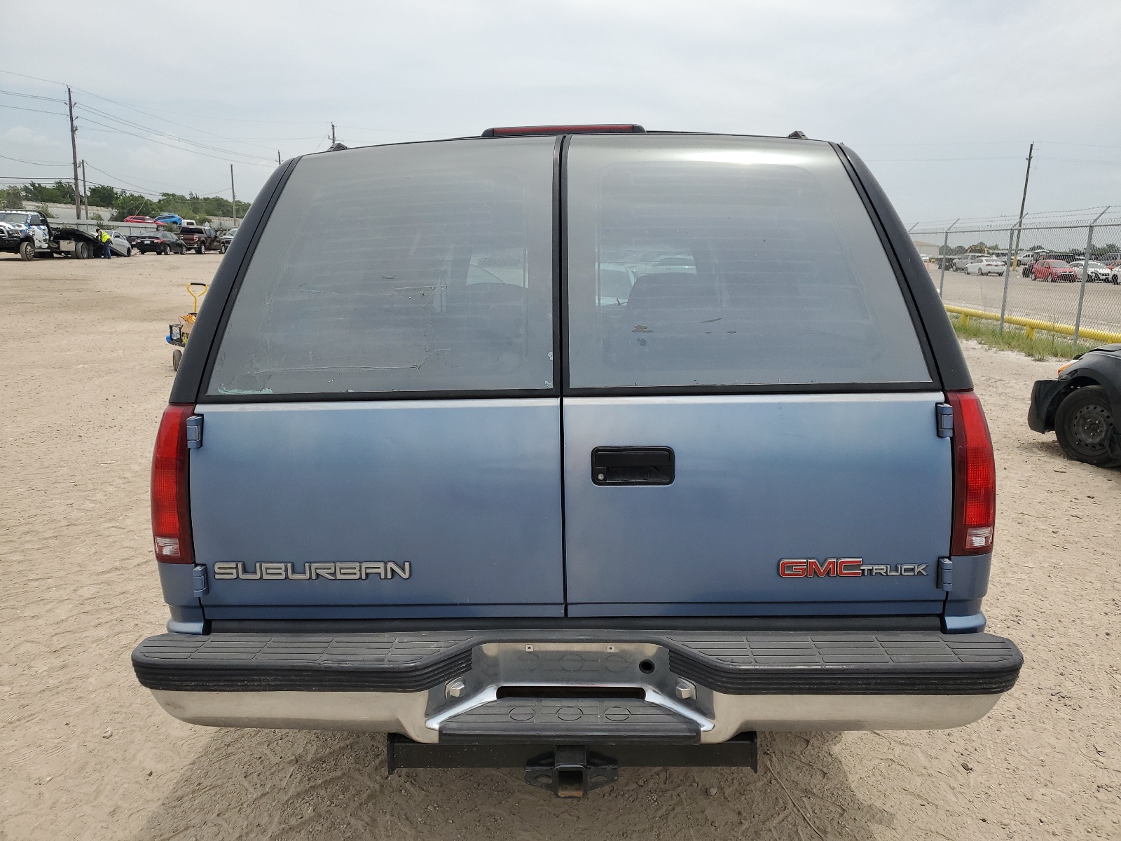 1GKEC16K2RJ741340 1994 GMC Suburban C1500