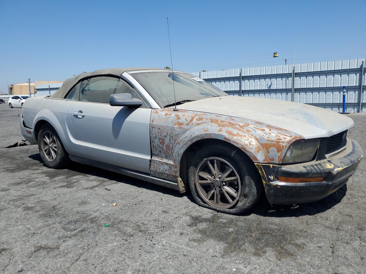 2005 Ford Mustang VIN: 1ZVHT84N155249073 Lot: 63961984