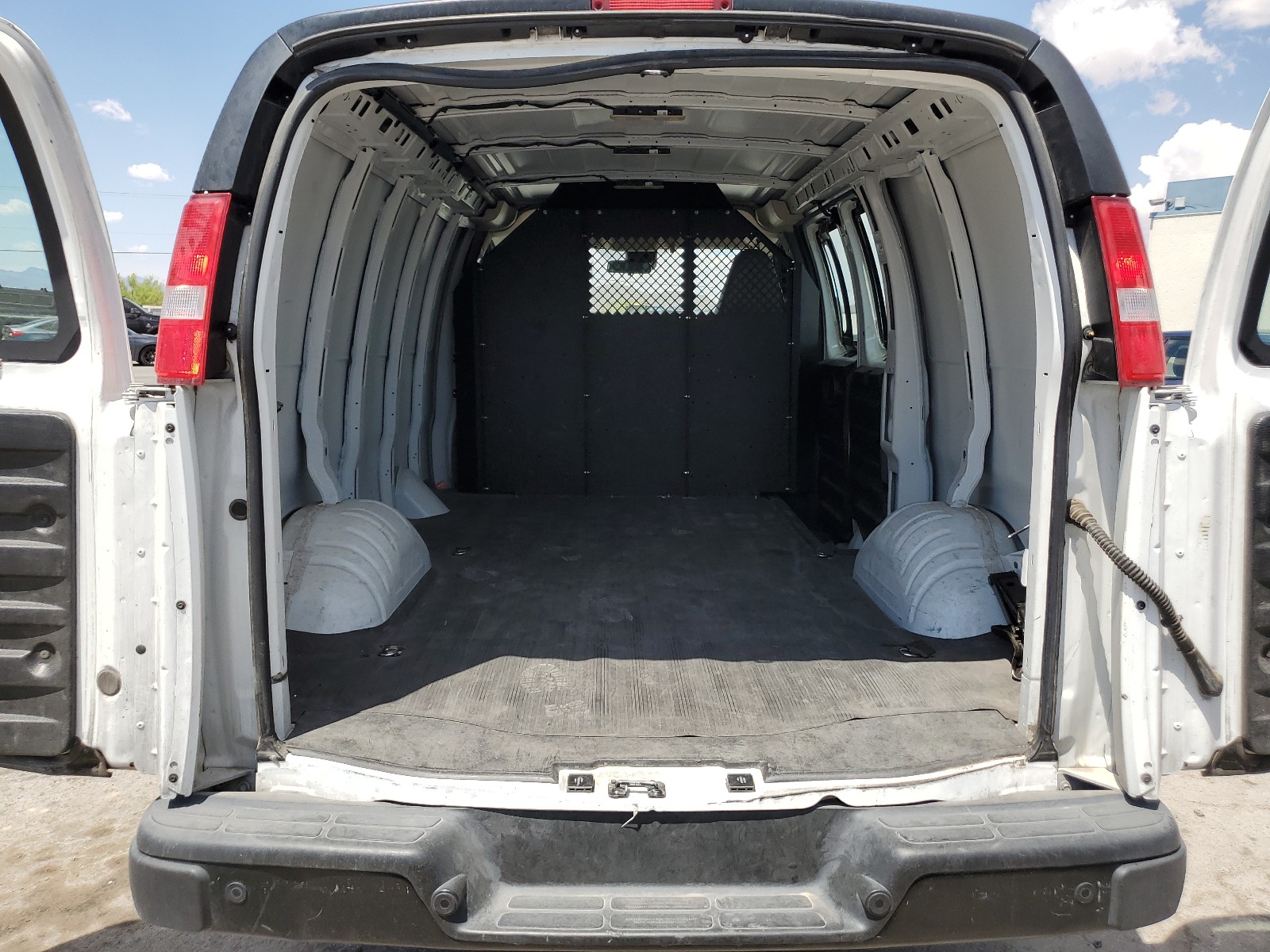 1GCWGAFP1M1301408 2021 Chevrolet Express G2500