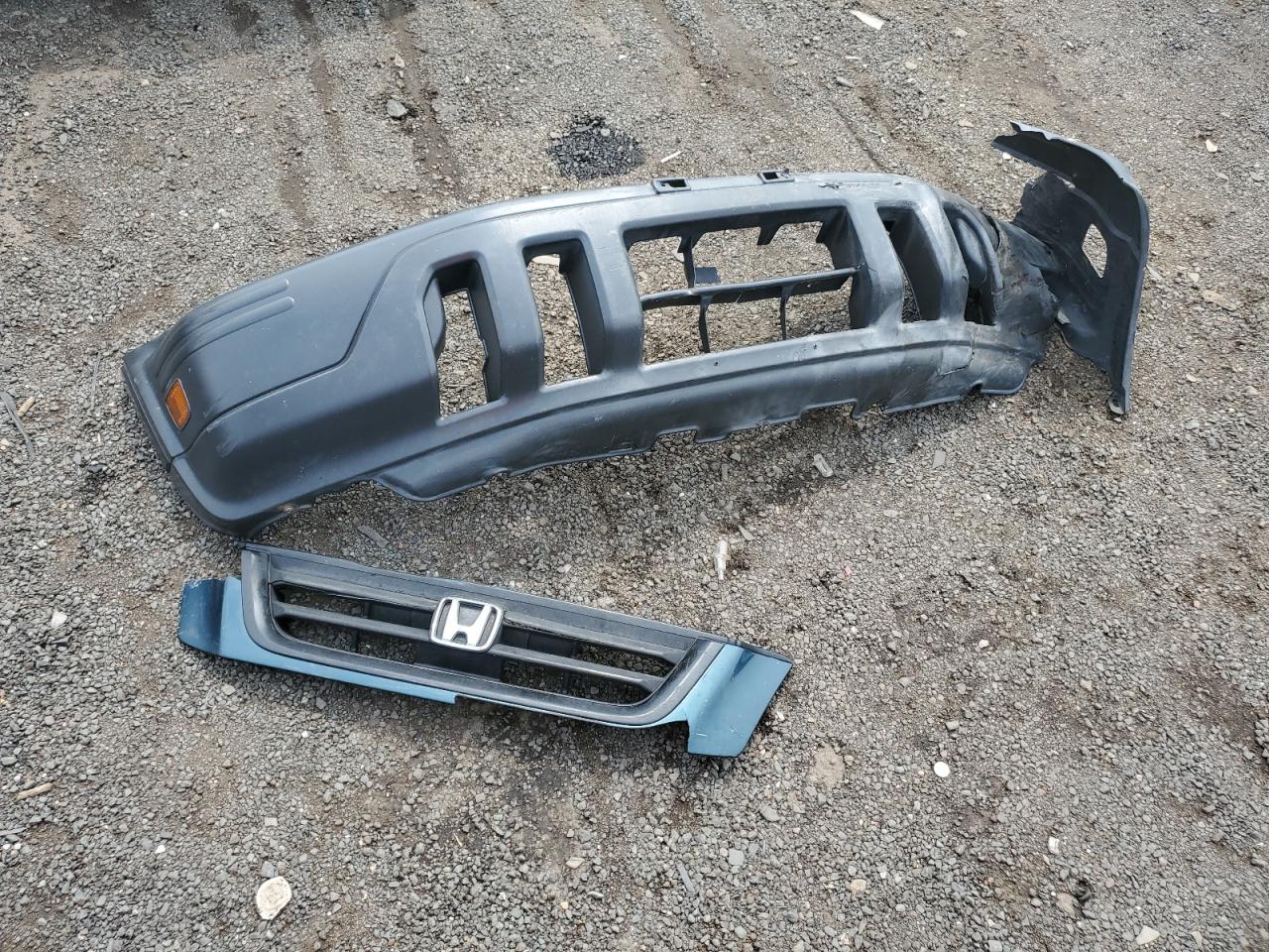 1998 Honda Cr-V Lx VIN: JHLRD1841WC104158 Lot: 64805744