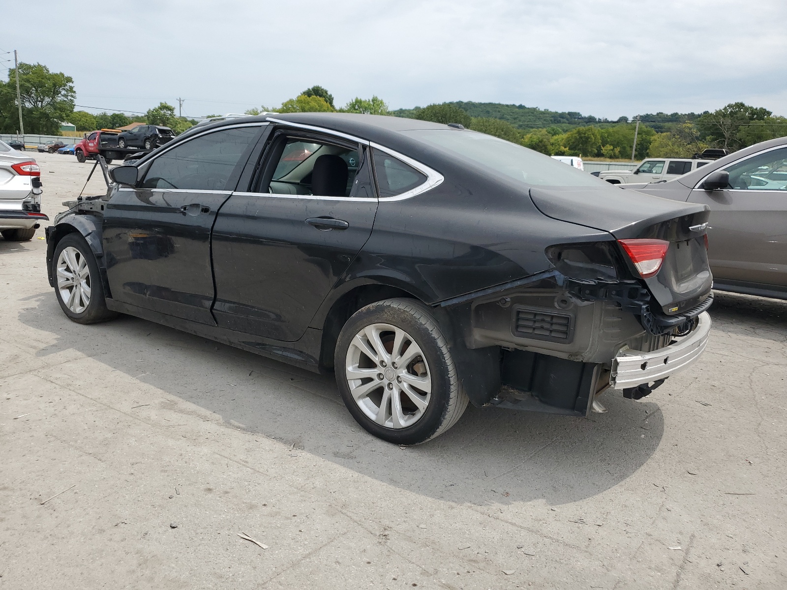 2015 Chrysler 200 Limited vin: 1C3CCCABXFN726020