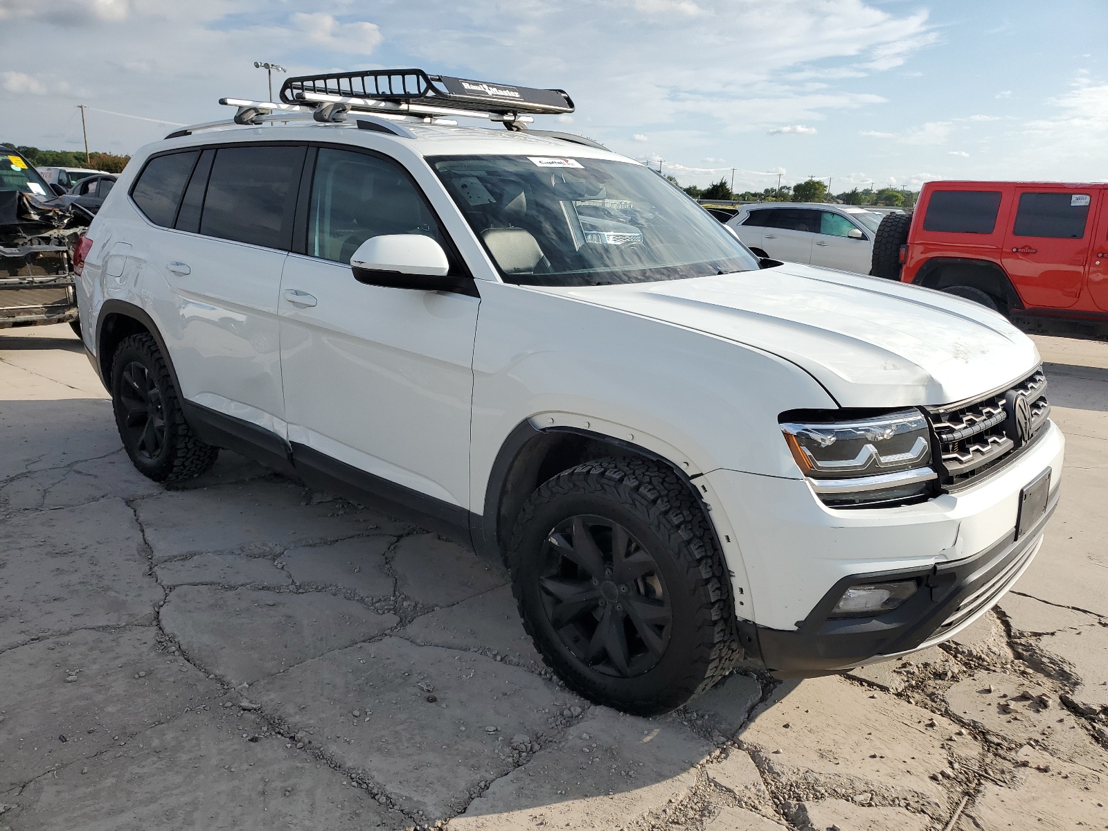 1V2KR2CA0JC564390 2018 Volkswagen Atlas Se