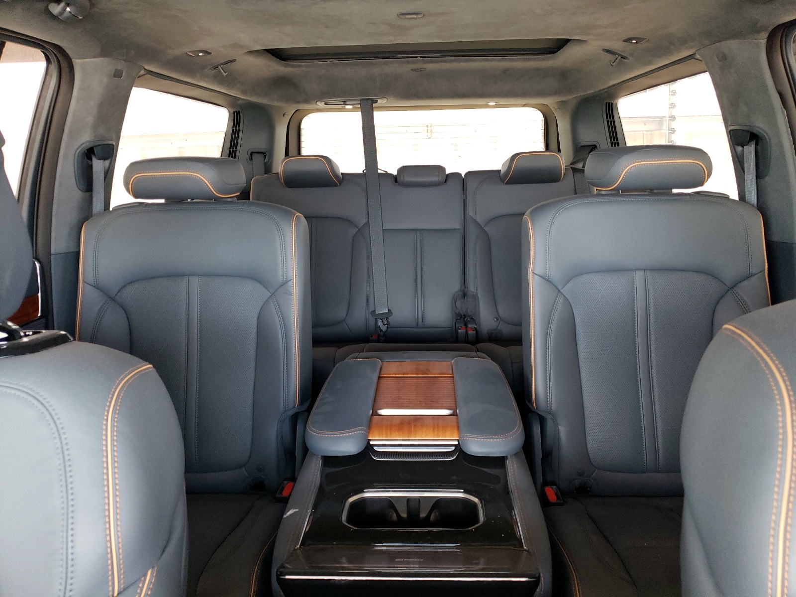 1C4SJVFJ7NS180608 2022 Jeep Grand Wagoneer Series Ii