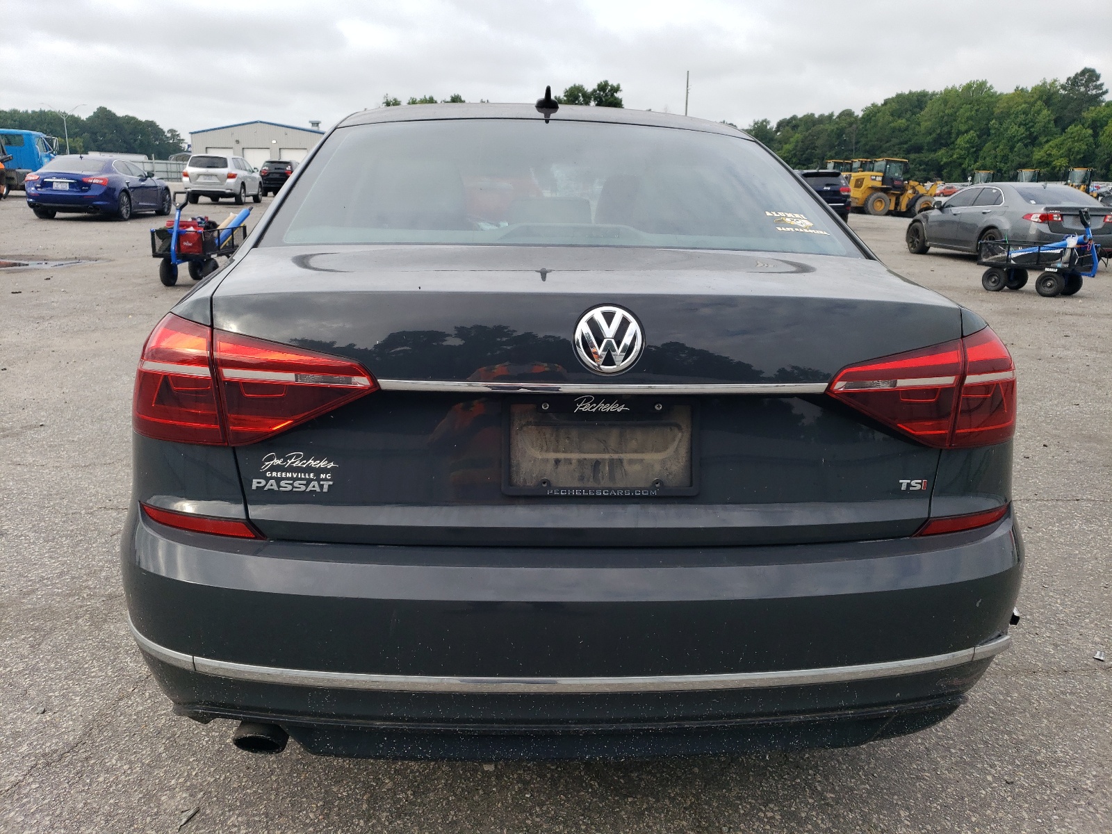 1VWDT7A32HC061805 2017 Volkswagen Passat R-Line