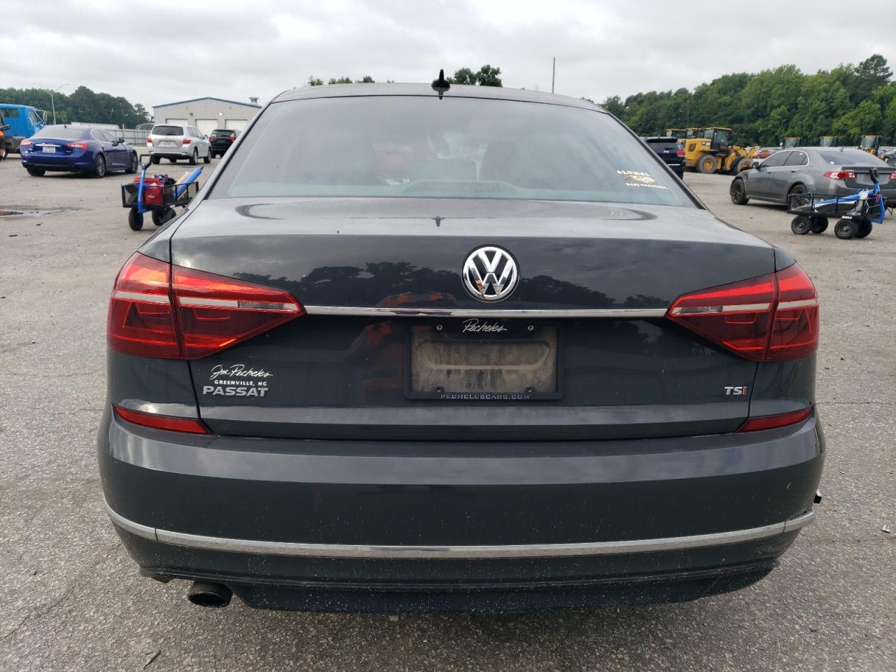 2017 Volkswagen Passat R-Line VIN: 1VWDT7A32HC061805 Lot: 62849304