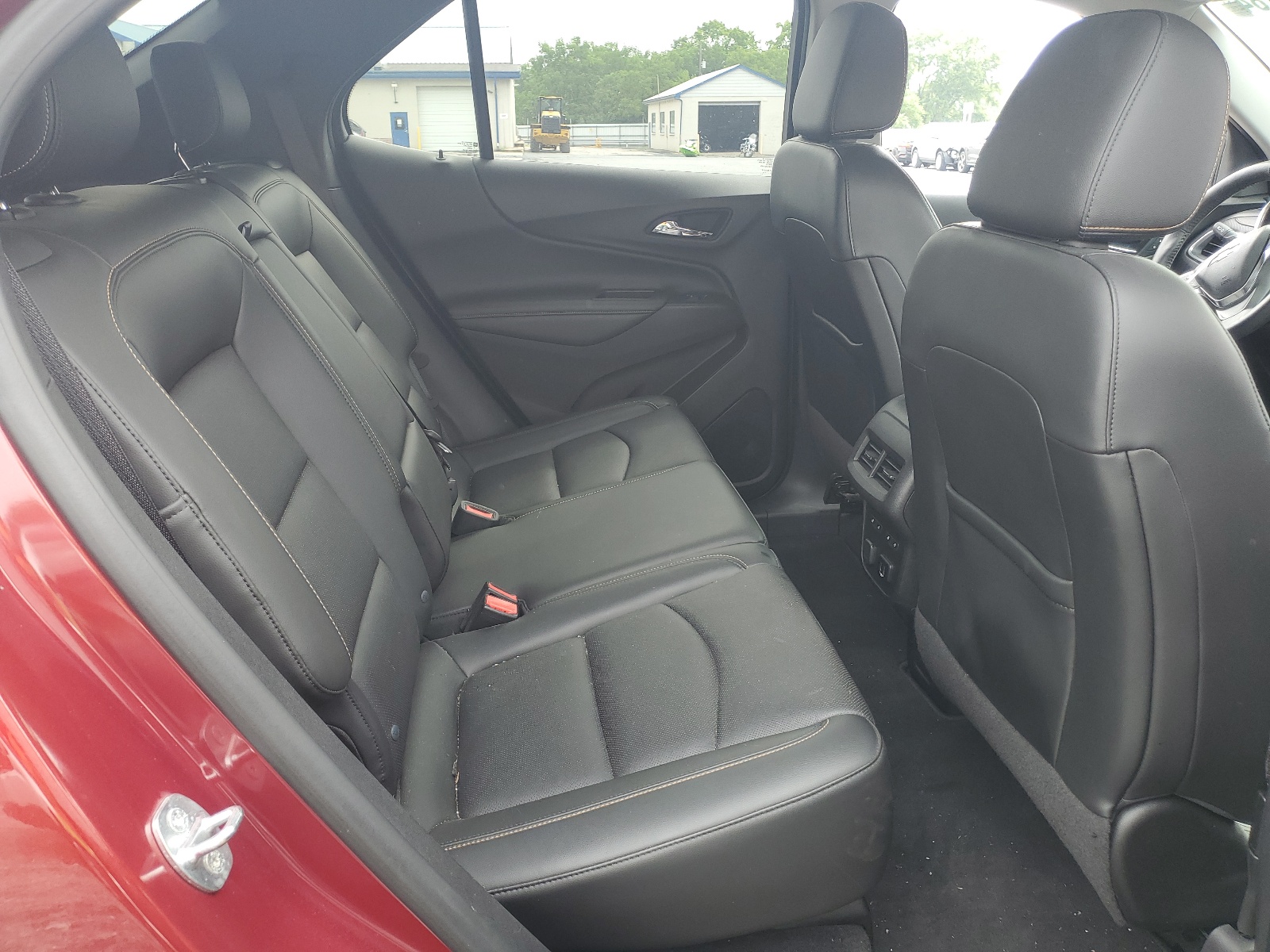 2GNAXVEV7J6118371 2018 Chevrolet Equinox Premier