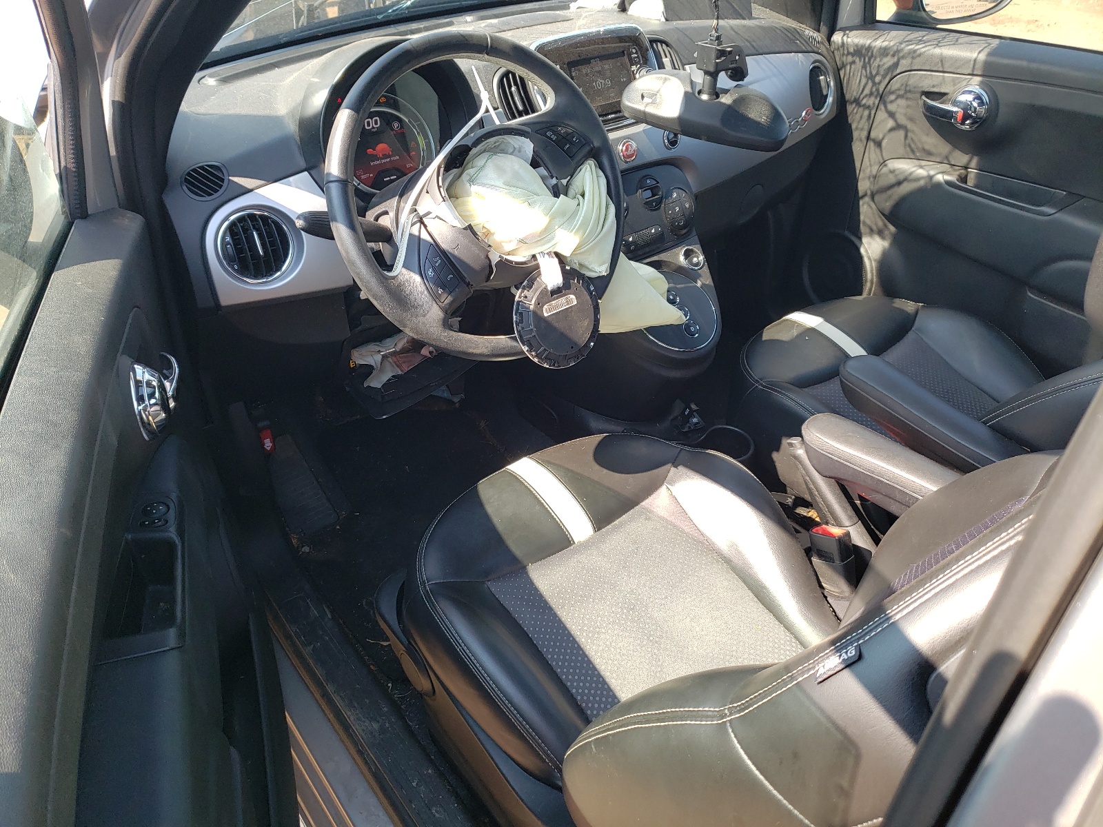 3C3CFFGE2JT374957 2018 Fiat 500 Electric