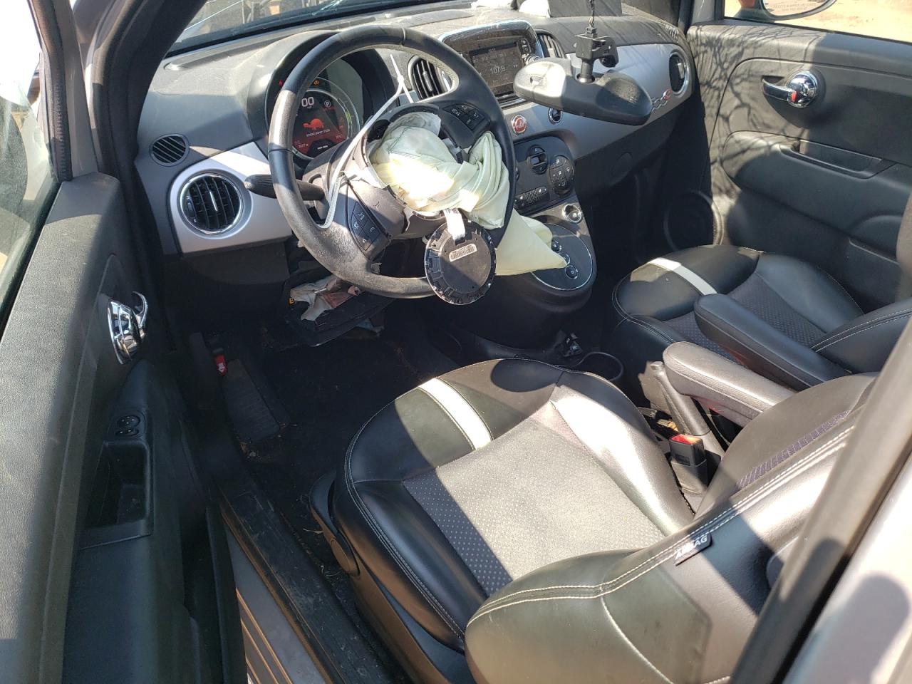 2018 Fiat 500 Electric VIN: 3C3CFFGE2JT374957 Lot: 63768444