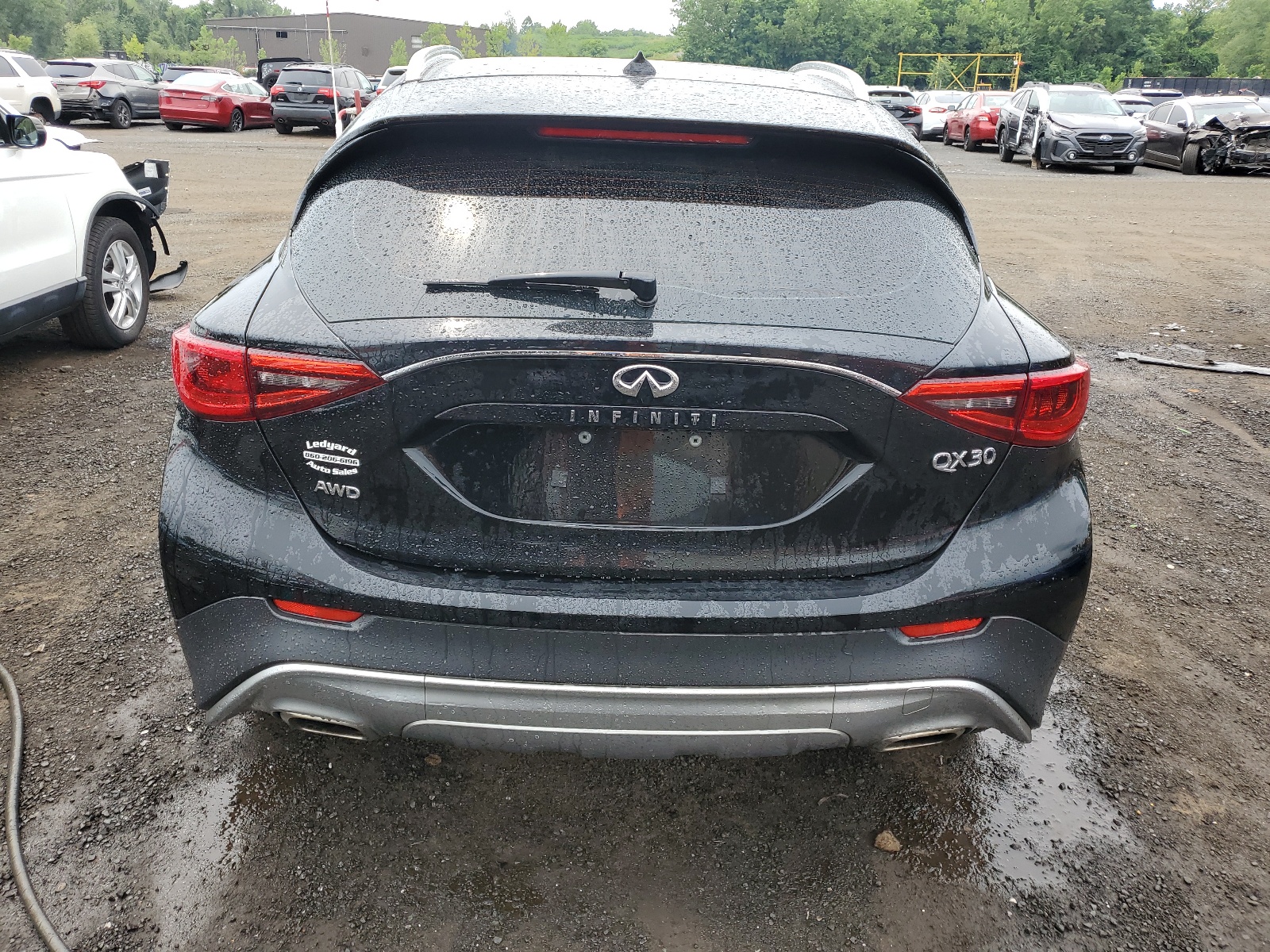 SJKCH5CR3HA027239 2017 Infiniti Qx30 Base