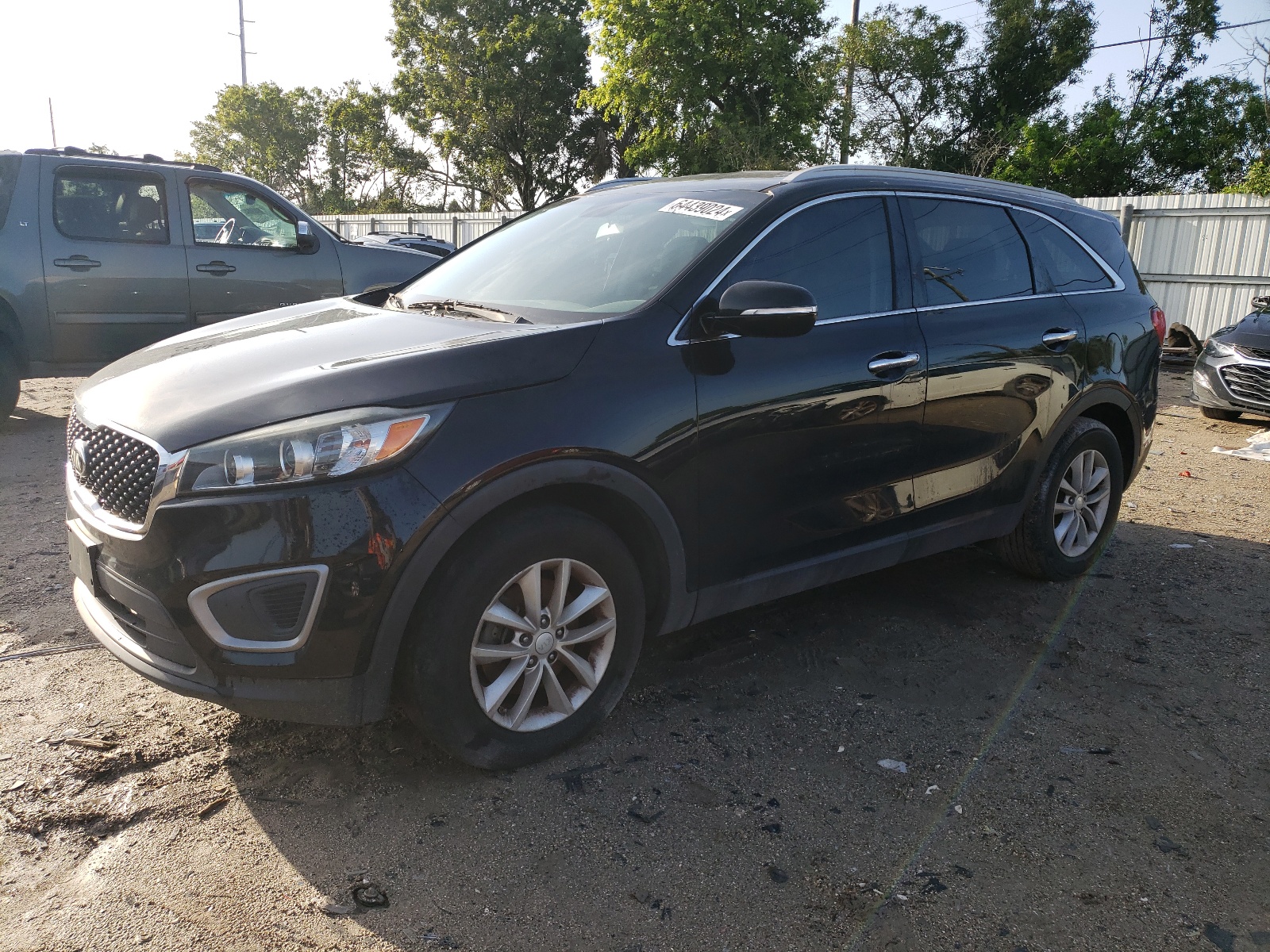 2017 Kia Sorento Lx vin: 5XYPG4A33HG283882