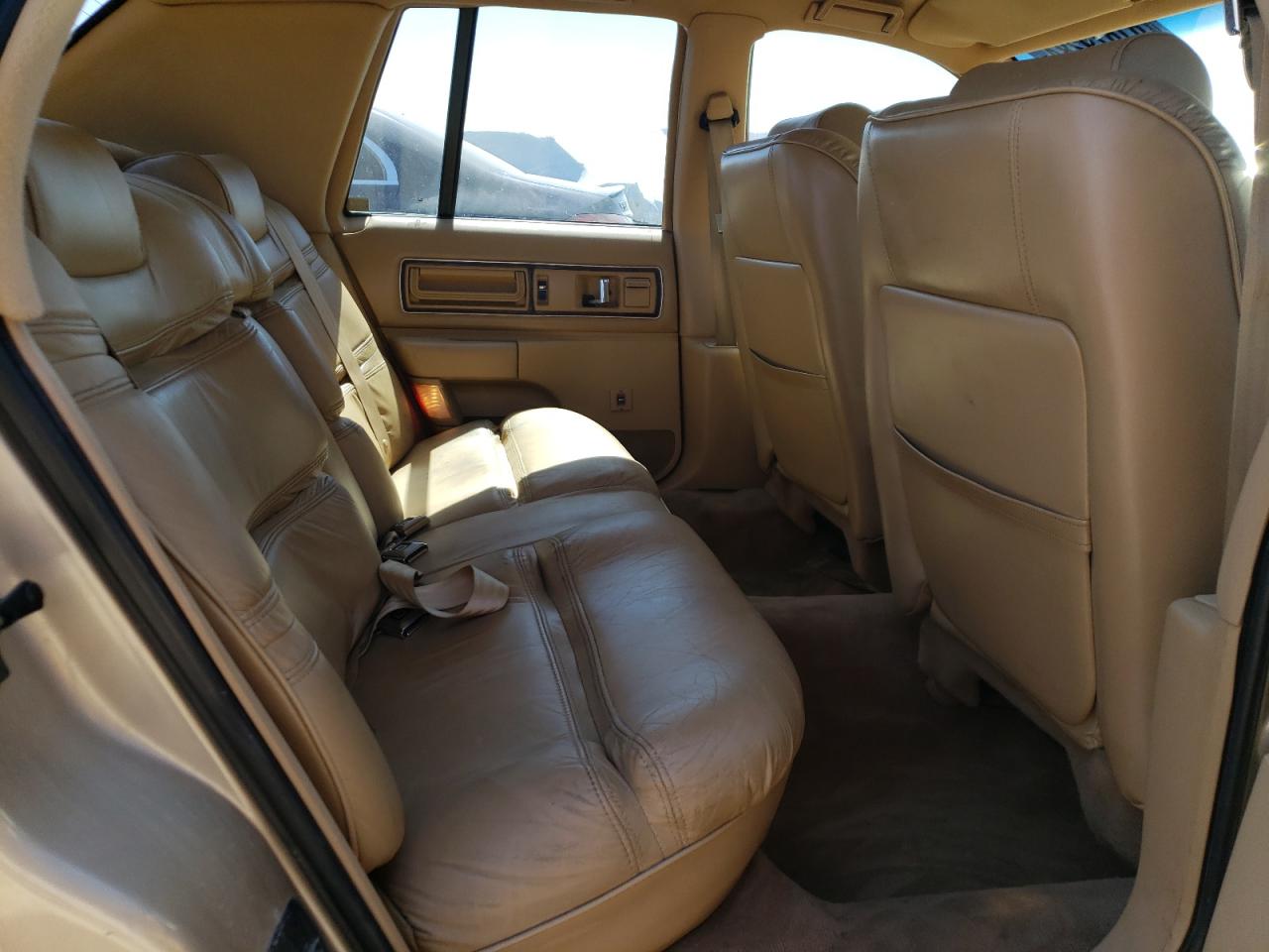 1992 Buick Roadmaster Limited VIN: 1G4BT5377NR473687 Lot: 61679284