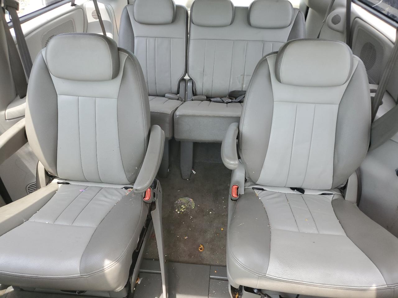 2005 Chrysler Town & Country Touring VIN: 2C4GP54L05R383916 Lot: 63061964