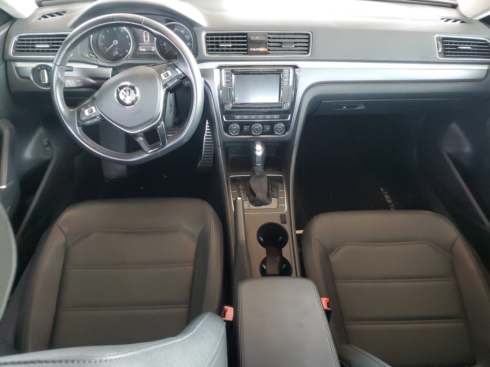 1VWAA7A37JC016471 2018 Volkswagen Passat S