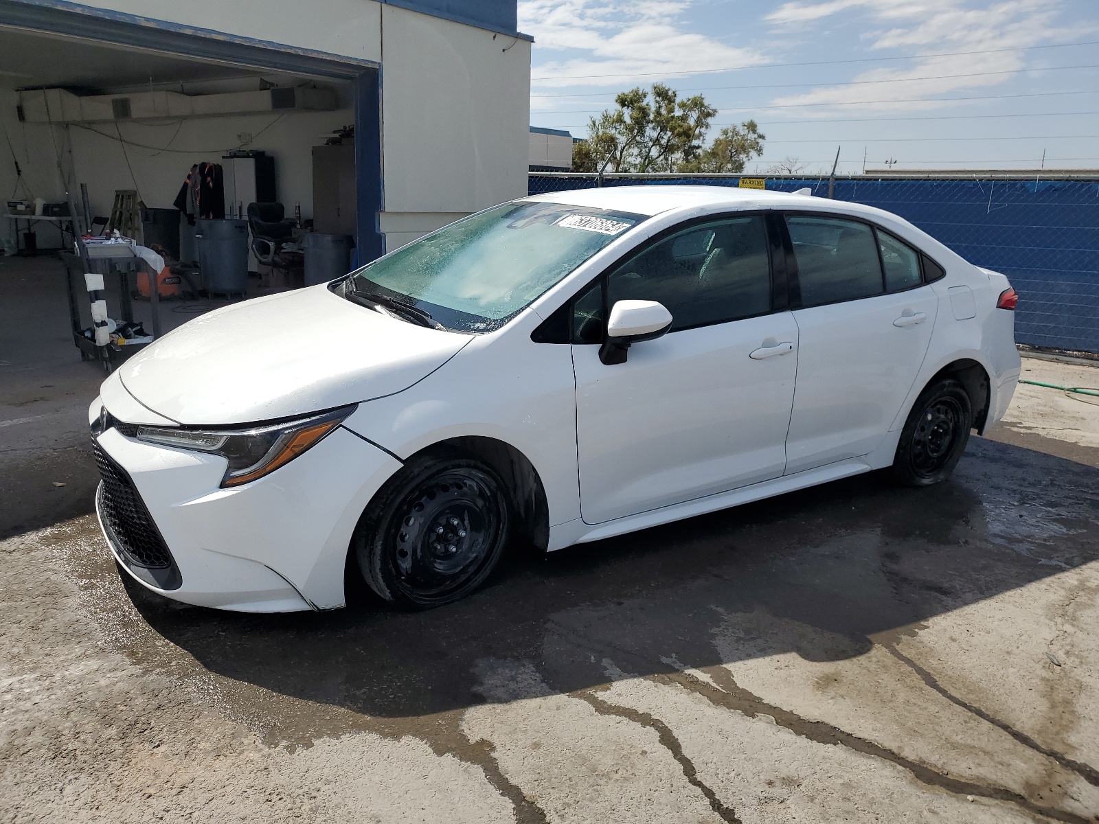 2022 Toyota Corolla Le vin: 5YFEPMAE1NP341181