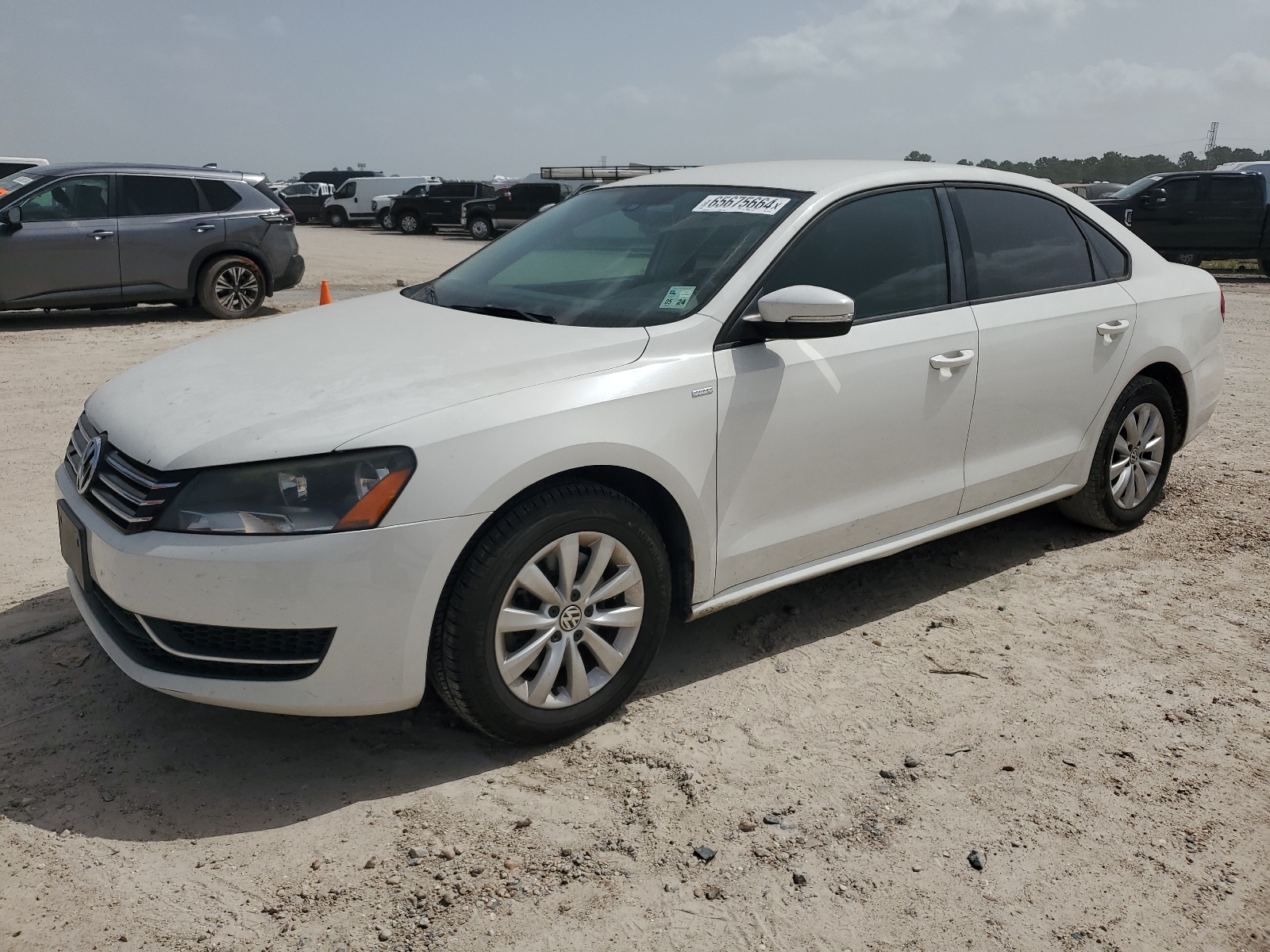 2014 Volkswagen Passat S vin: 1VWAT7A37EC074841