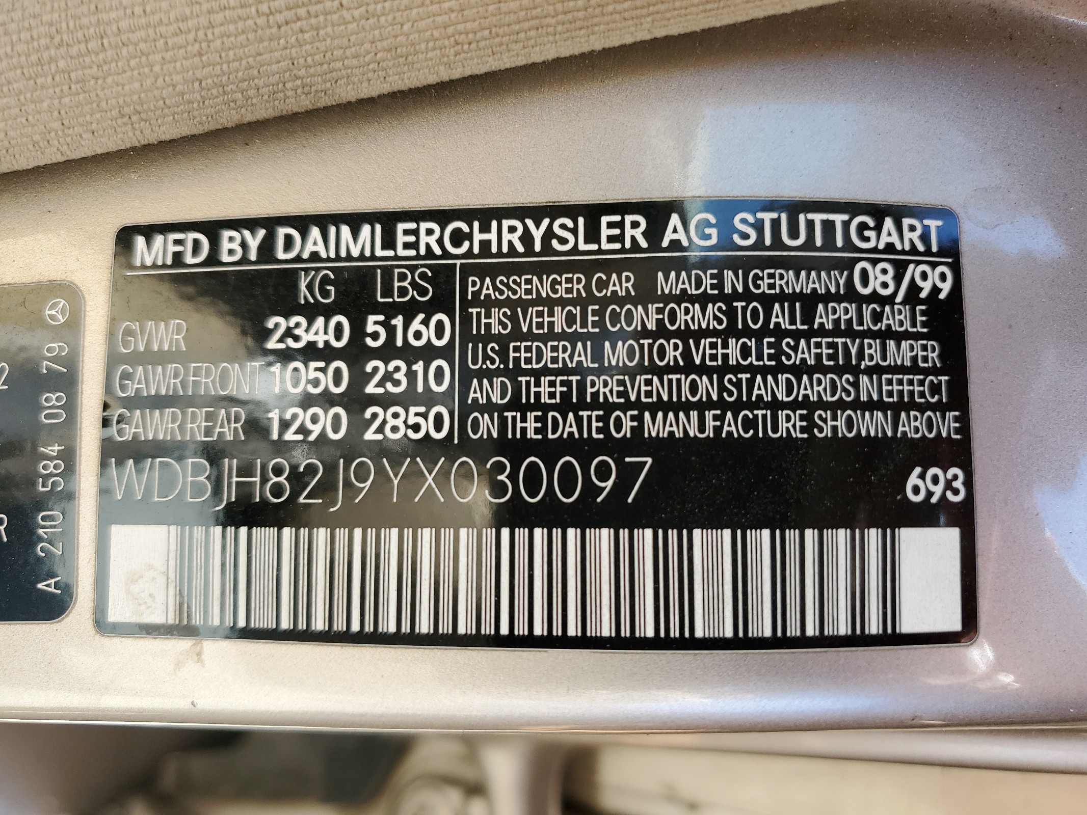 WDBJH82J9YX030097 2000 Mercedes-Benz E 320 4Matic