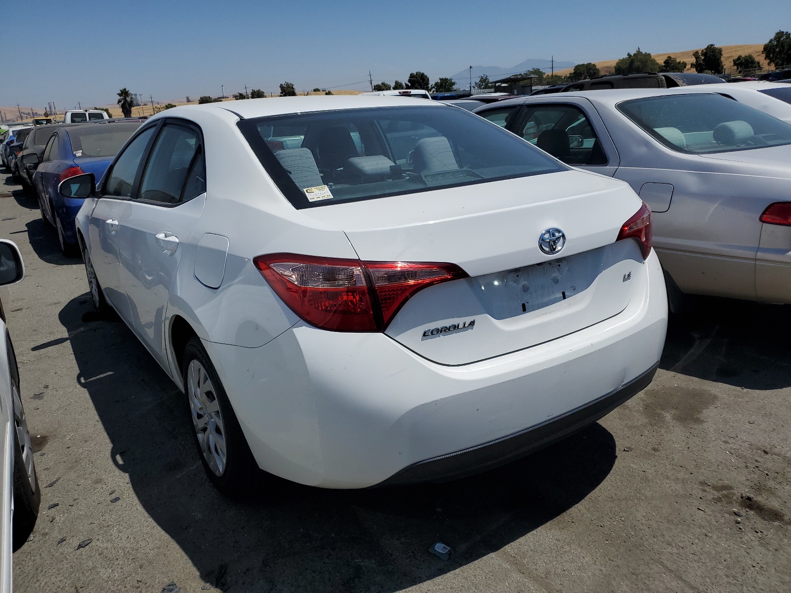 2018 Toyota Corolla L vin: 2T1BURHEXJC016750