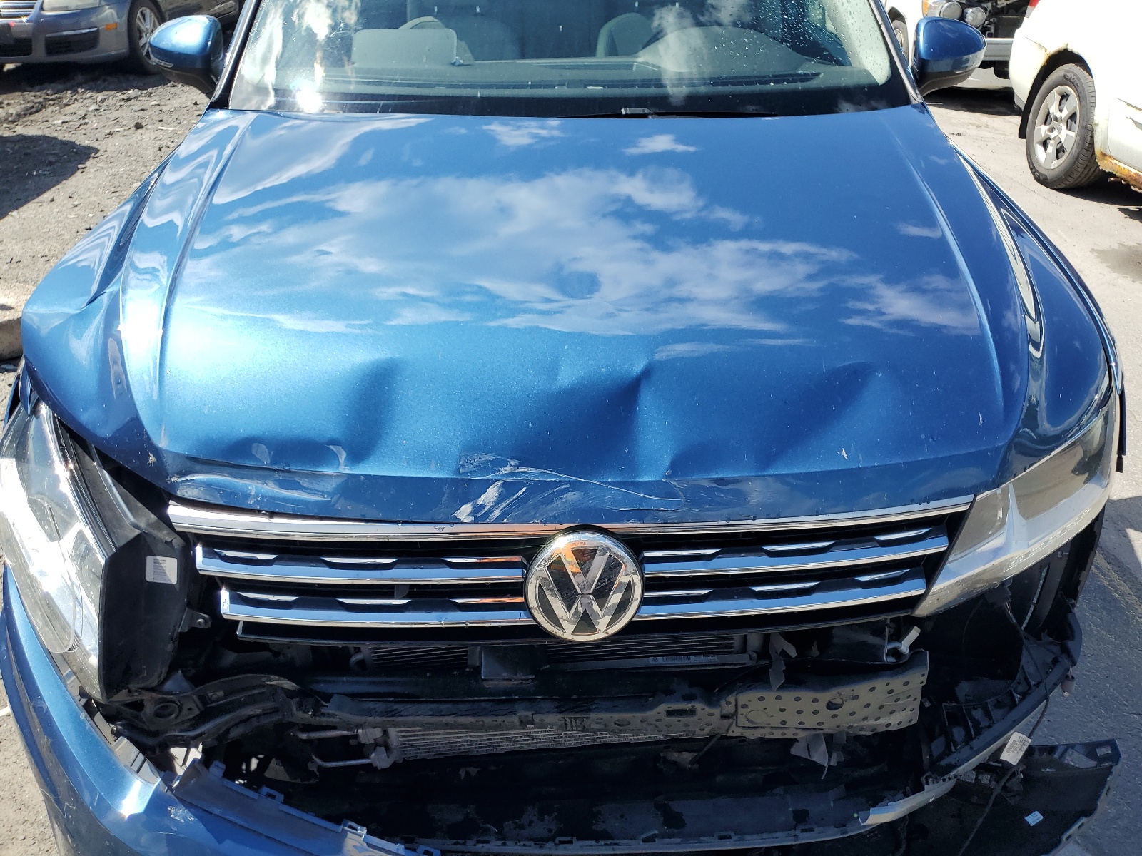 3VV2B7AXXKM017249 2019 Volkswagen Tiguan Se