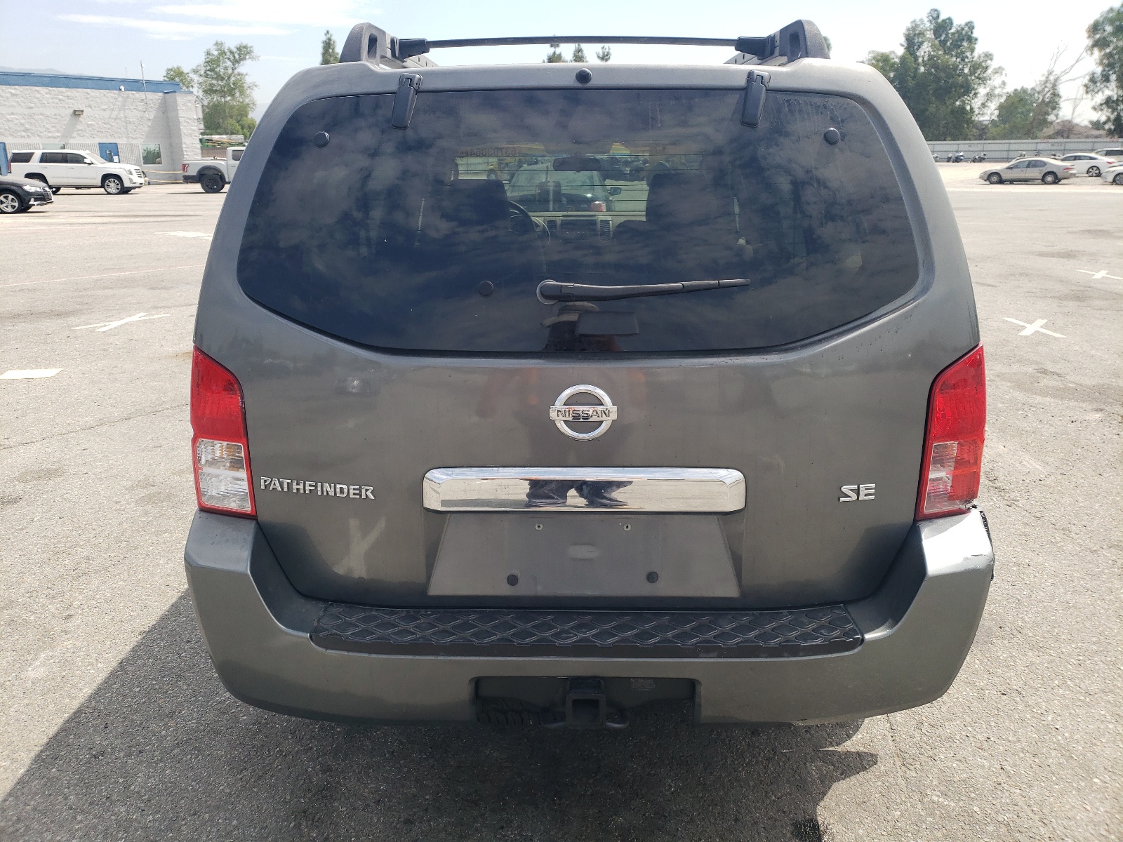 5N1AR18U75C771015 2005 Nissan Pathfinder Le