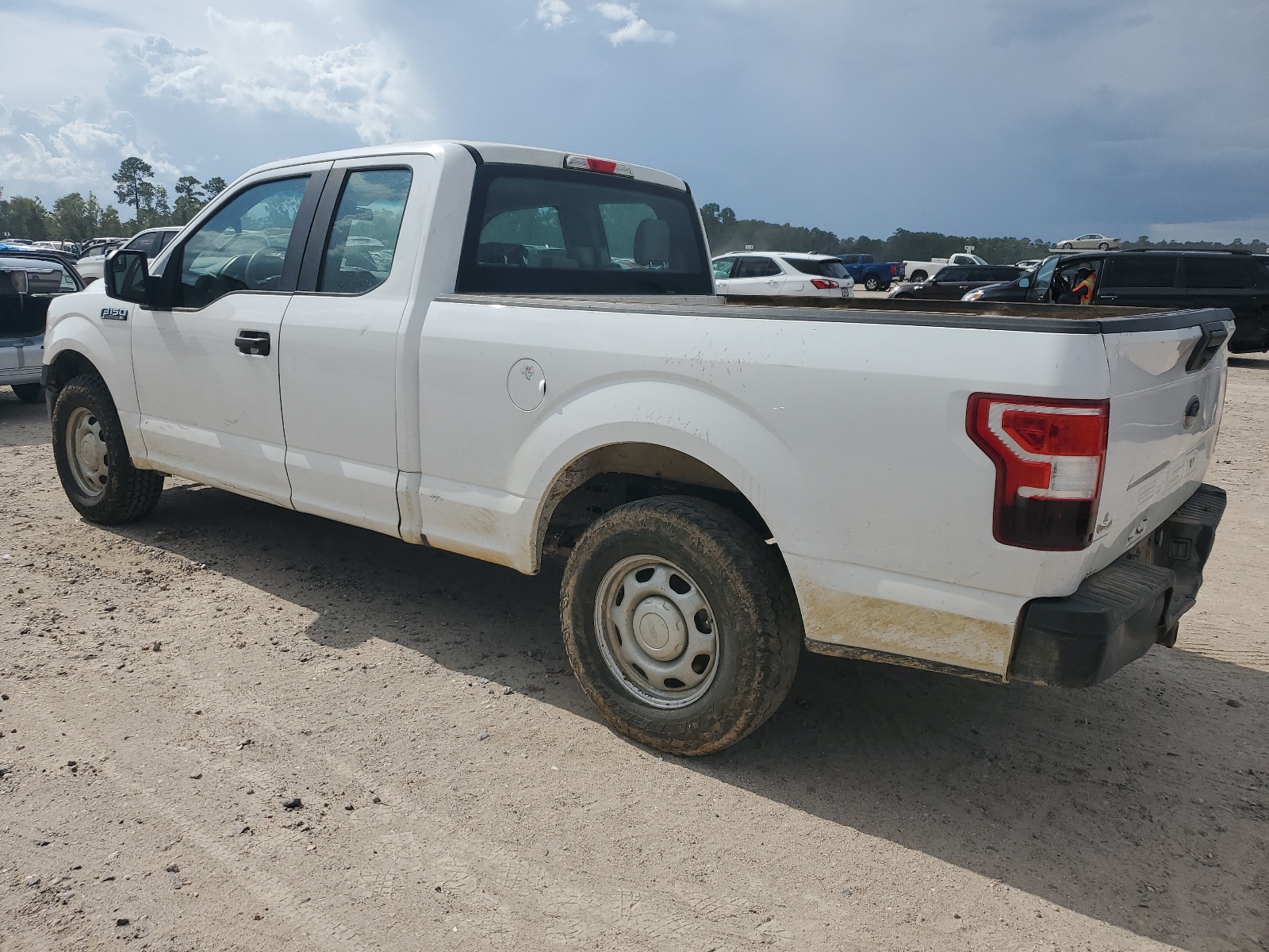 2018 Ford F150 Super Cab vin: 1FTEX1C51JKC51520