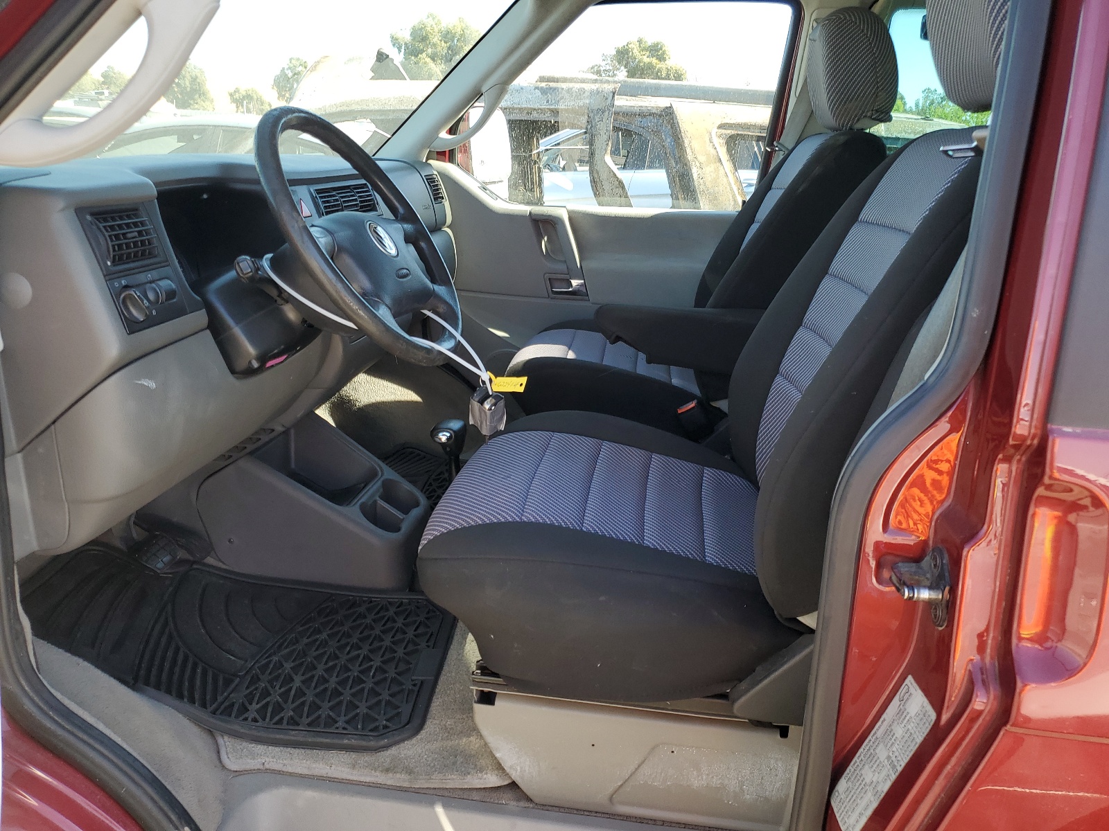 WV2MB47083H034509 2003 Volkswagen Eurovan Mv