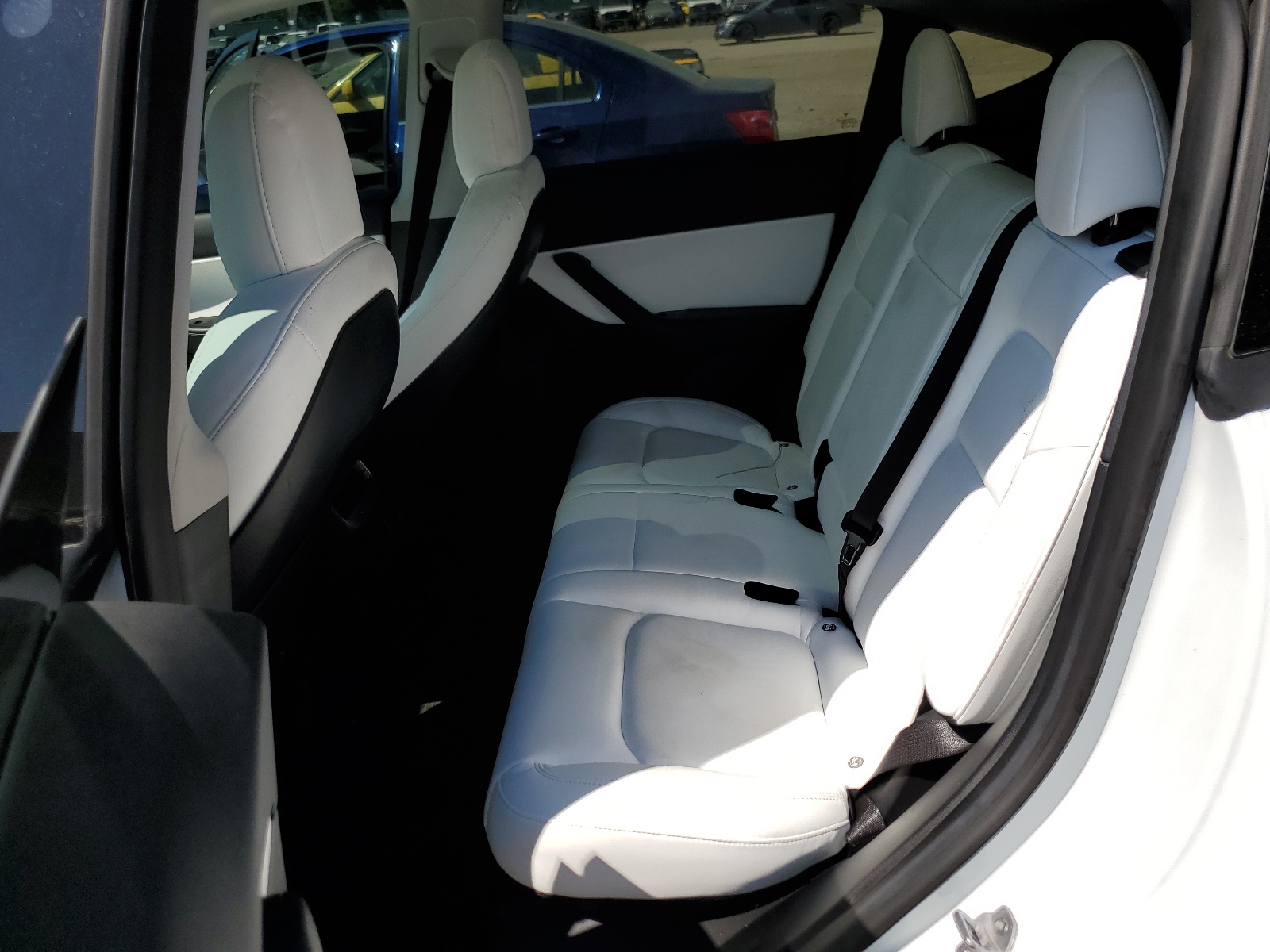 2021 Tesla Model Y vin: 5YJYGDEE6MF257388