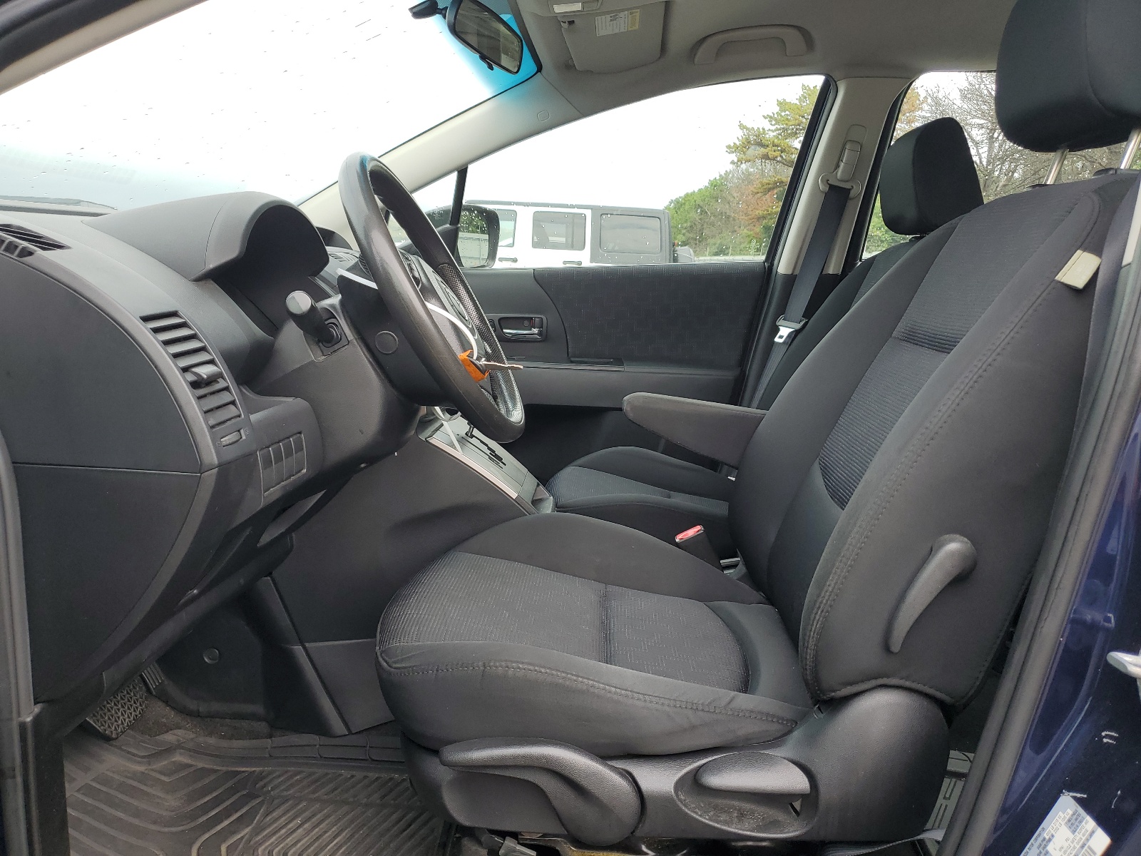 JM1CR2WL9A0361292 2010 Mazda 5