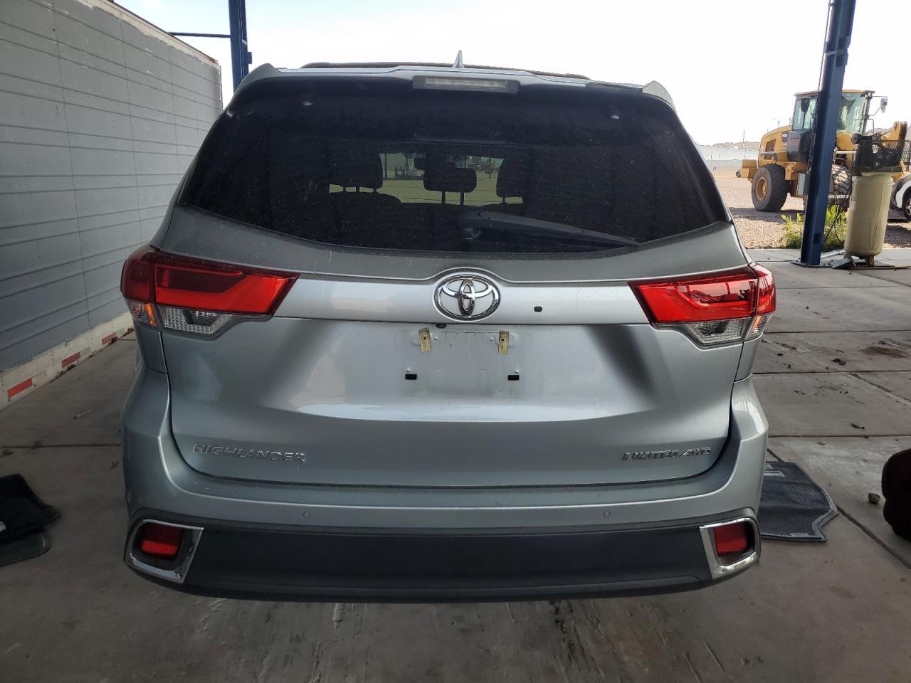 2018 Toyota Highlander Limited VIN: 5TDDZRFH6JS489530 Lot: 63821134