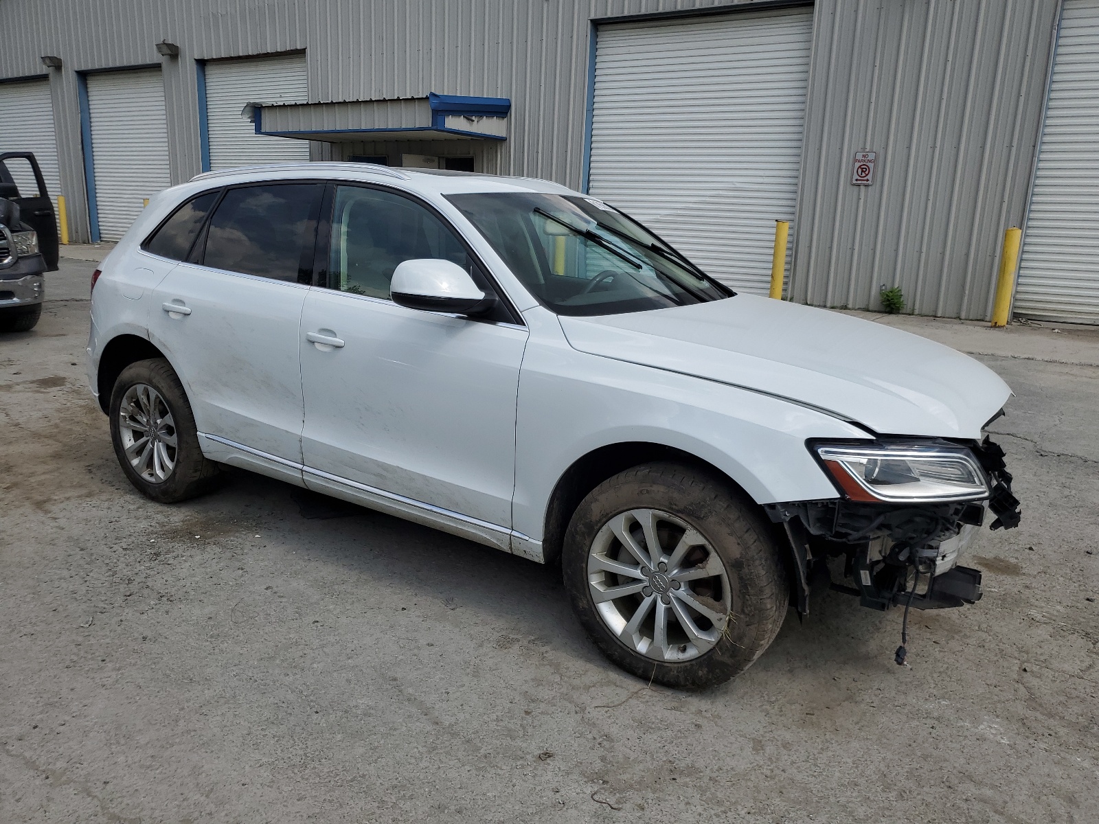 WA1CFAFP1EA094147 2014 Audi Q5 Premium